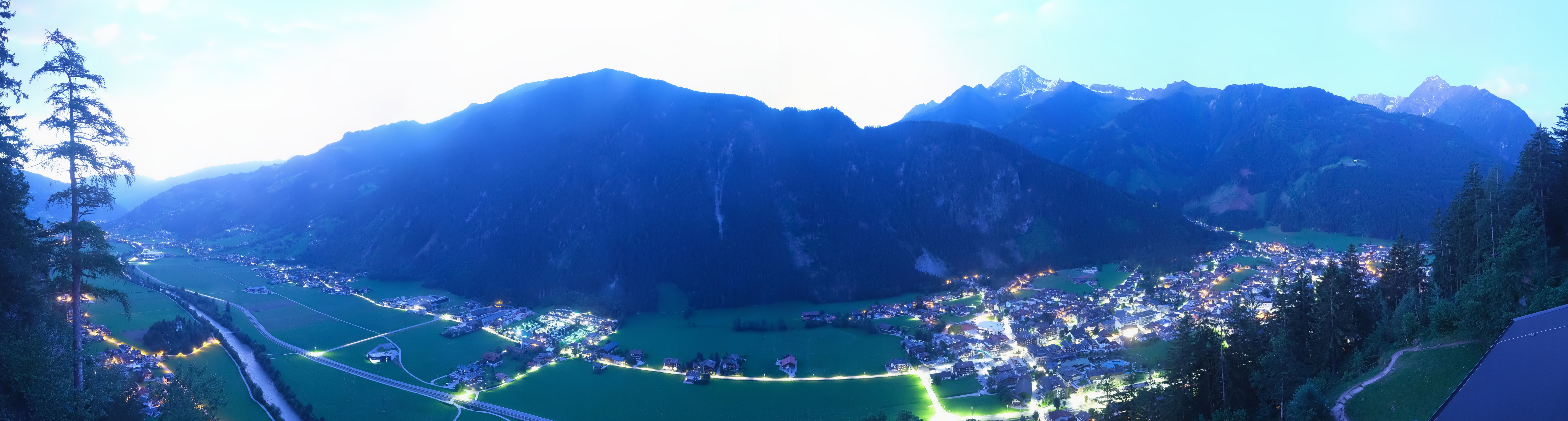 Archiv Foto Webcam Mayrhofen im Zillertal: Blick vom Gasthof Zimmereben