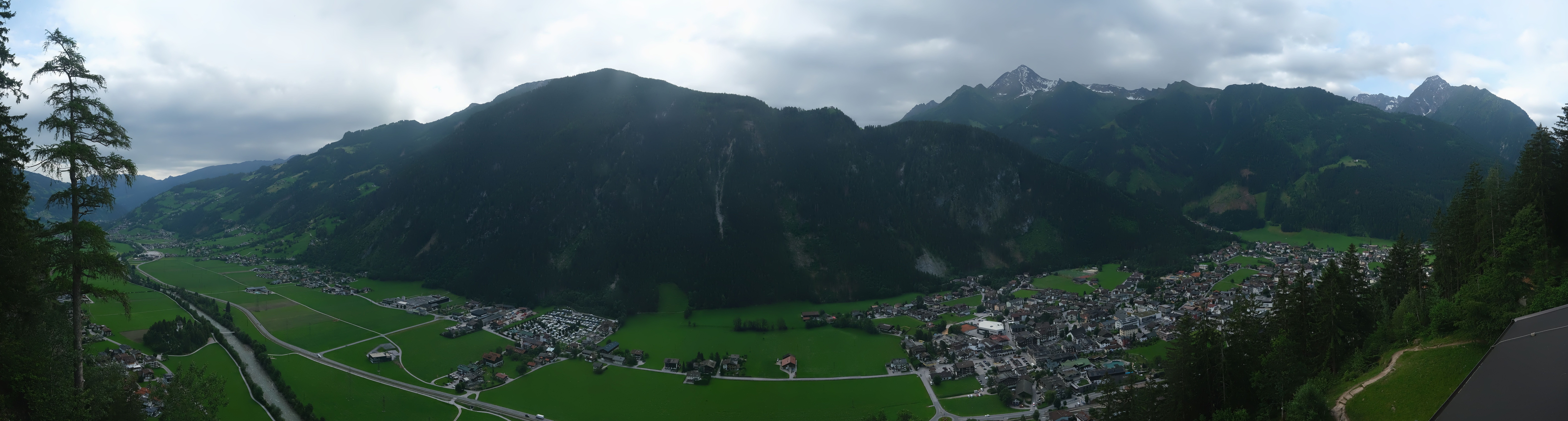Archiv Foto Webcam Mayrhofen im Zillertal: Blick vom Gasthof Zimmereben