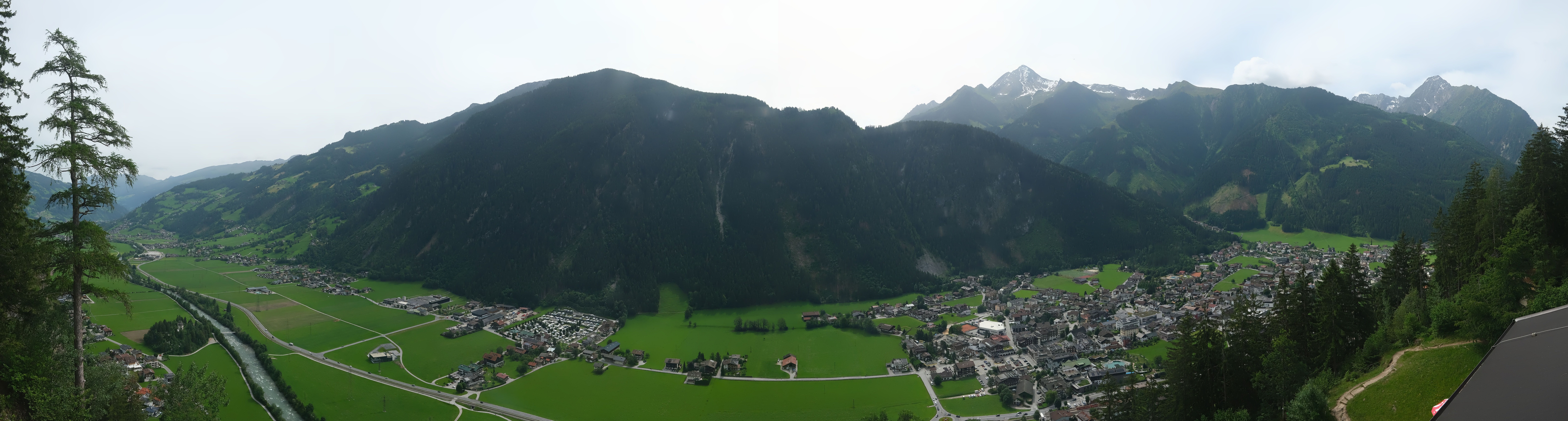 Archived image Webcam Mayrhofen im Zillertal: Zimmereben