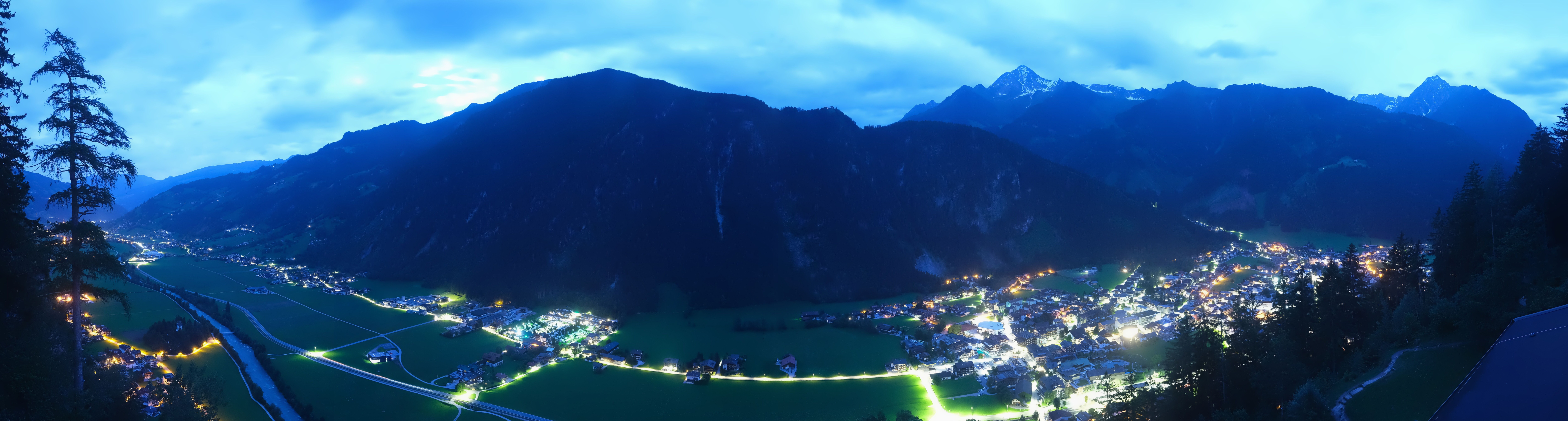 Archiv Foto Webcam Mayrhofen im Zillertal: Blick vom Gasthof Zimmereben