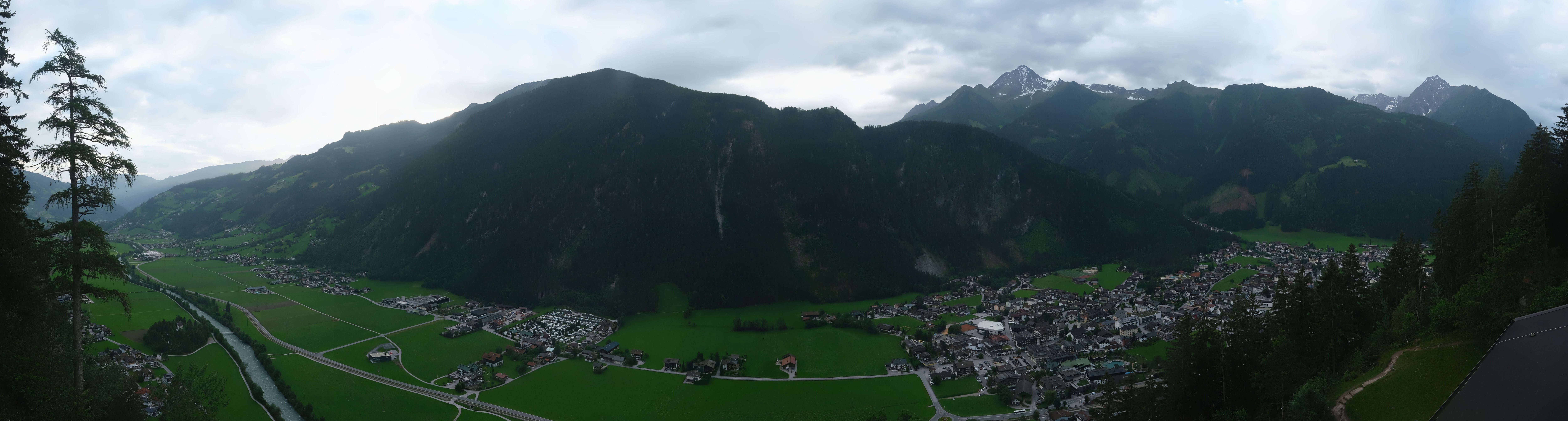 Archiv Foto Webcam Mayrhofen im Zillertal: Blick vom Gasthof Zimmereben