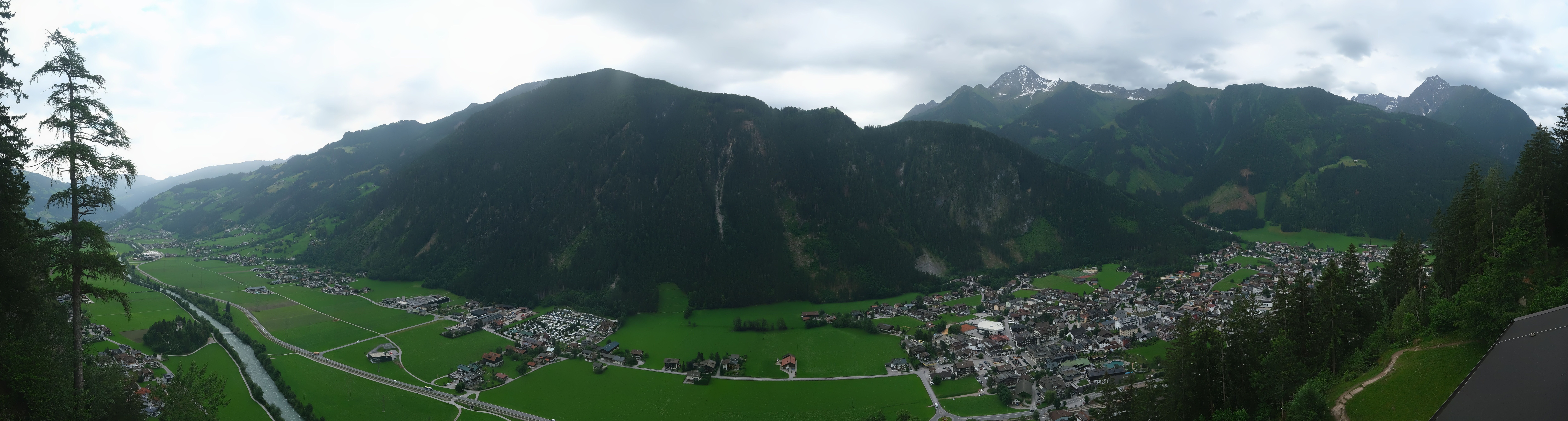 Archiv Foto Webcam Mayrhofen im Zillertal: Blick vom Gasthof Zimmereben