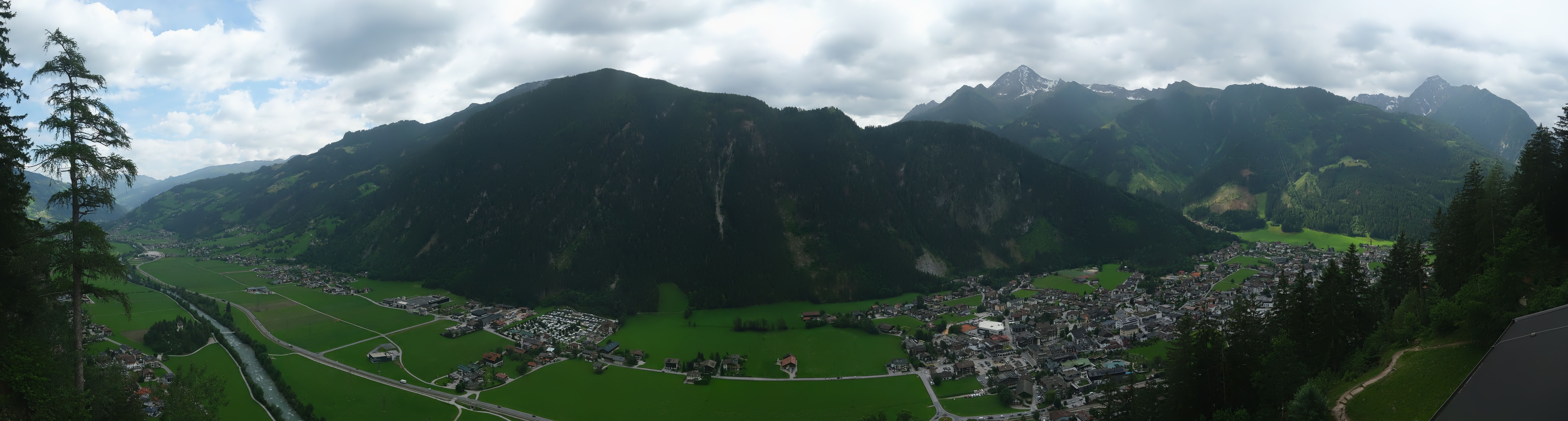 Archiv Foto Webcam Mayrhofen im Zillertal: Blick vom Gasthof Zimmereben