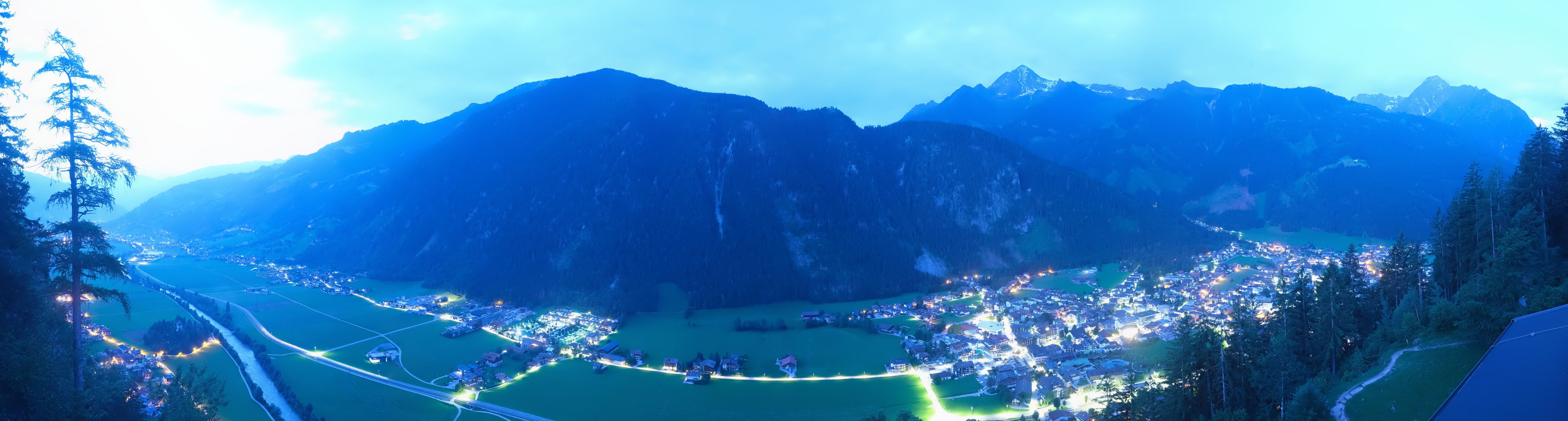Archiv Foto Webcam Mayrhofen im Zillertal: Blick vom Gasthof Zimmereben