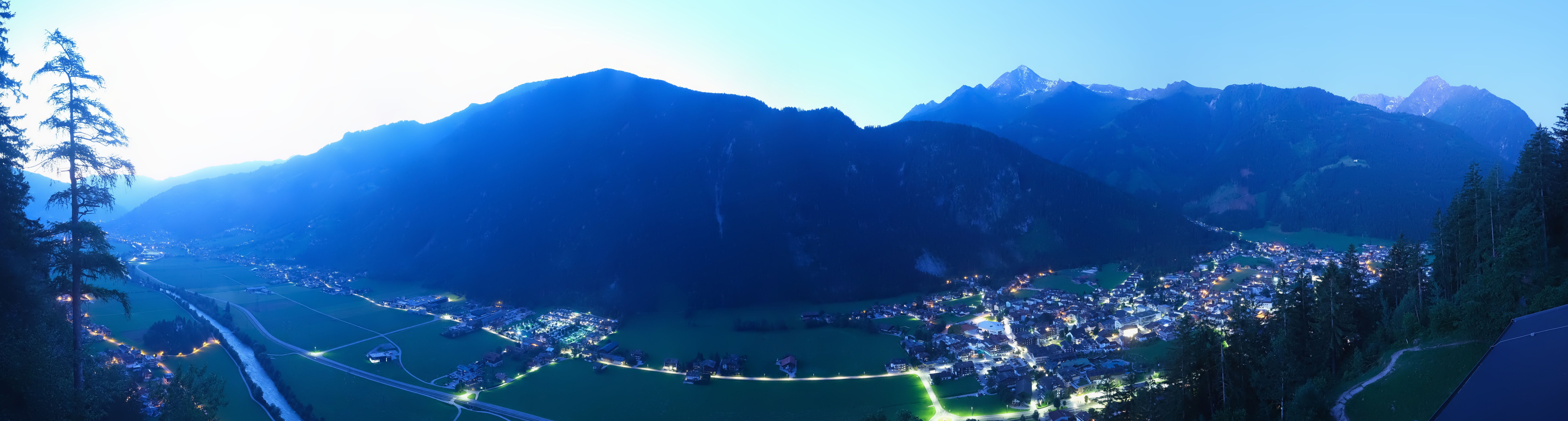 Archiv Foto Webcam Mayrhofen im Zillertal: Blick vom Gasthof Zimmereben