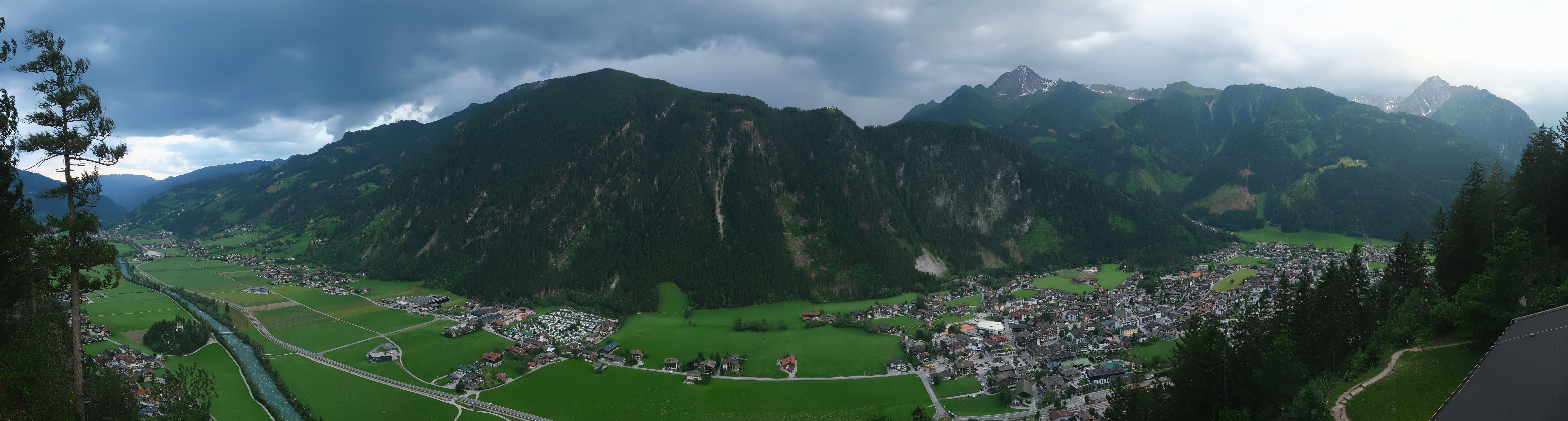 Archived image Webcam Mayrhofen im Zillertal: Zimmereben