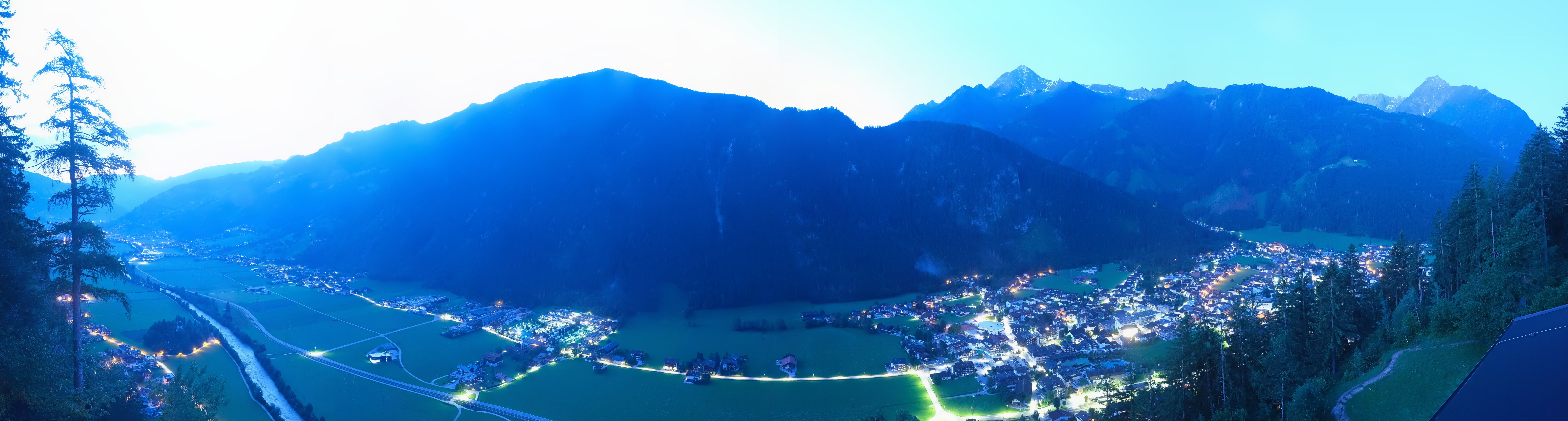 Archiv Foto Webcam Mayrhofen im Zillertal: Blick vom Gasthof Zimmereben