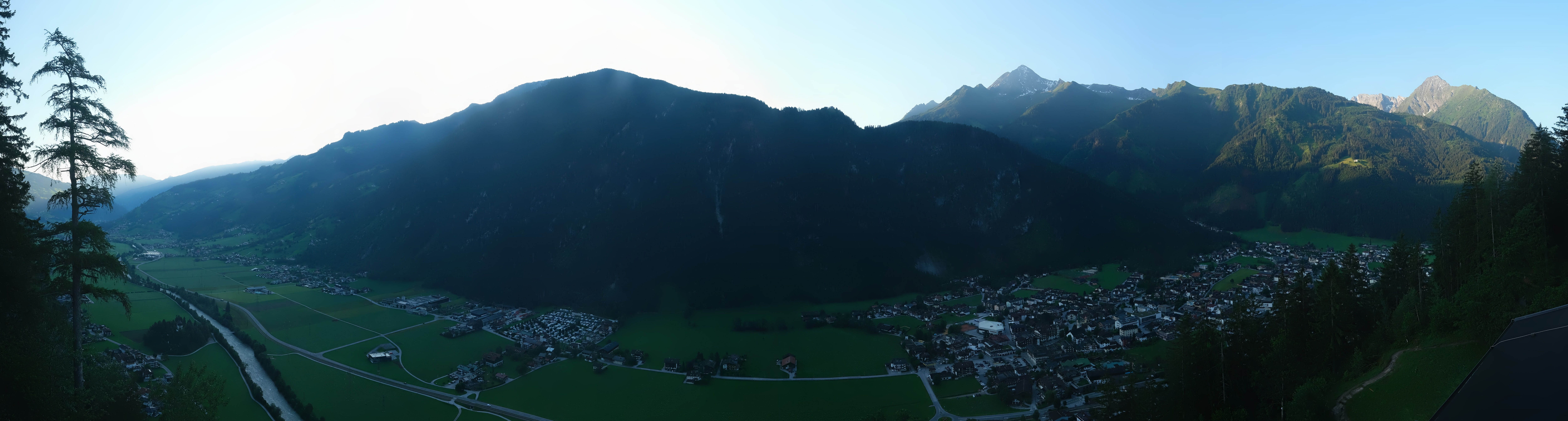Archiv Foto Webcam Mayrhofen im Zillertal: Blick vom Gasthof Zimmereben