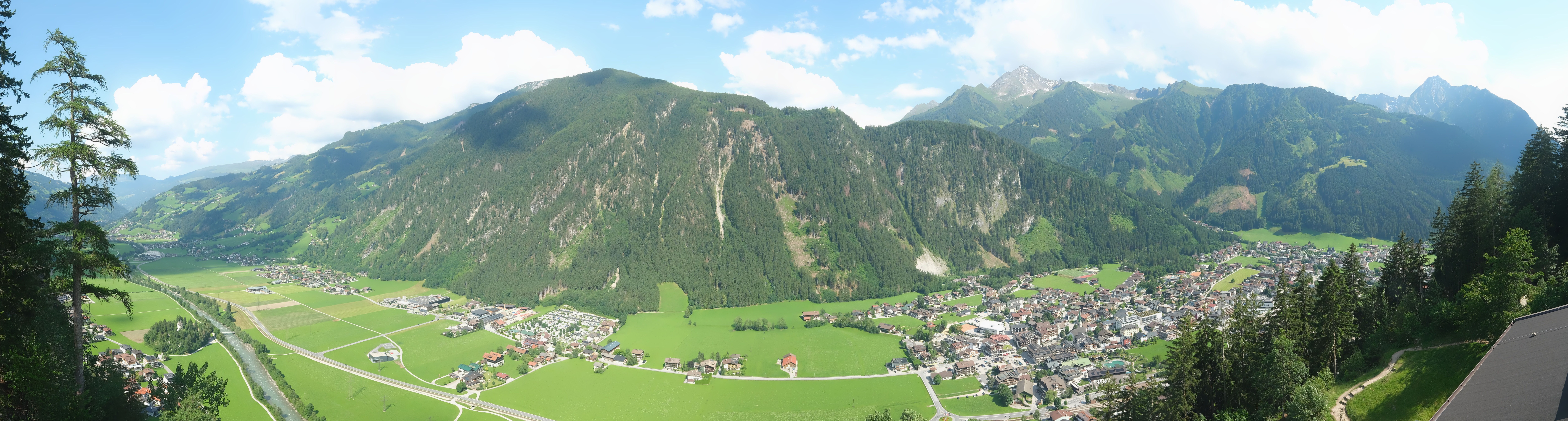 Archived image Webcam Mayrhofen im Zillertal: Zimmereben