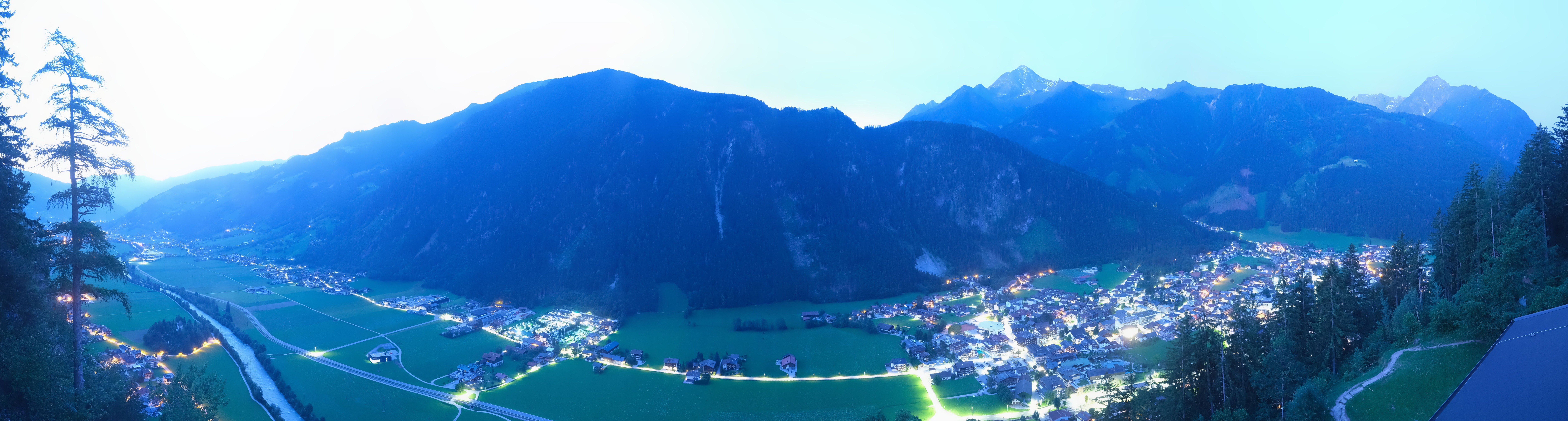 Archiv Foto Webcam Mayrhofen im Zillertal: Blick vom Gasthof Zimmereben