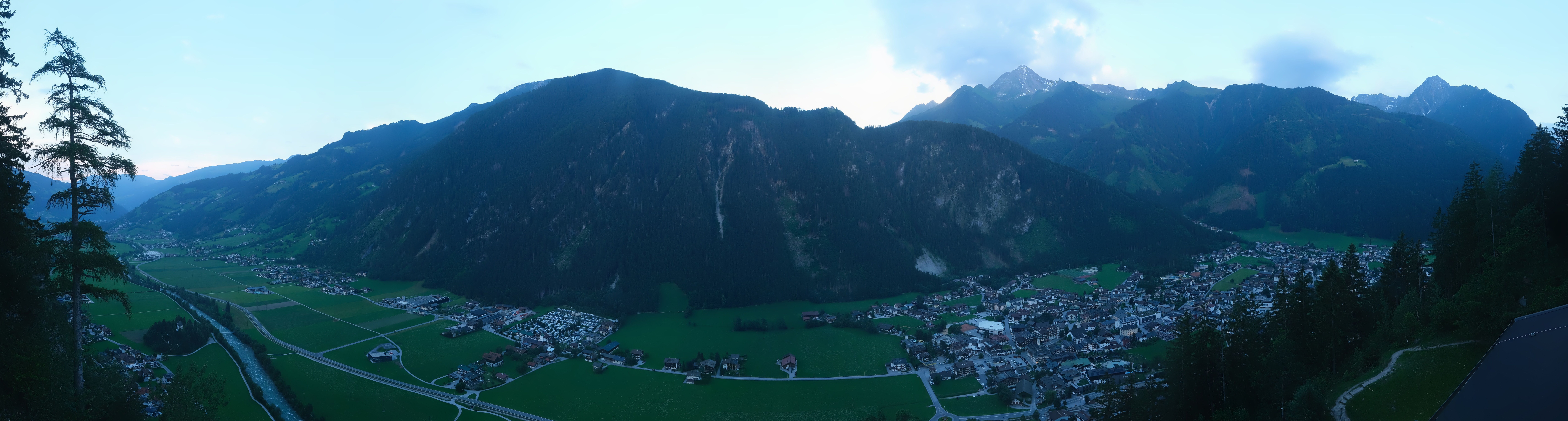 Archiv Foto Webcam Mayrhofen im Zillertal: Blick vom Gasthof Zimmereben