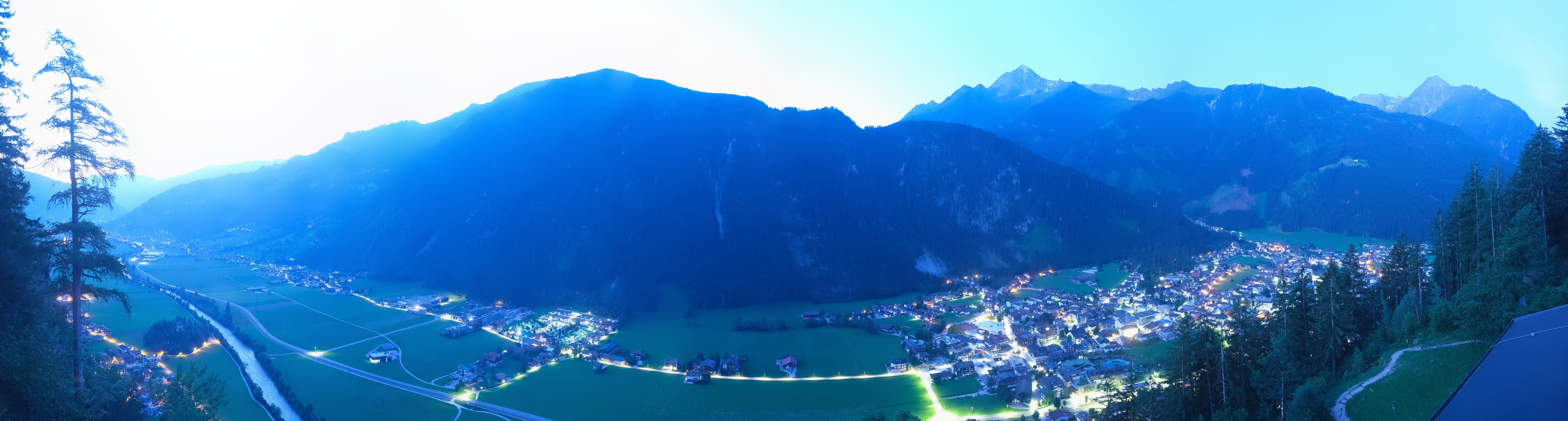 Archiv Foto Webcam Mayrhofen im Zillertal: Blick vom Gasthof Zimmereben