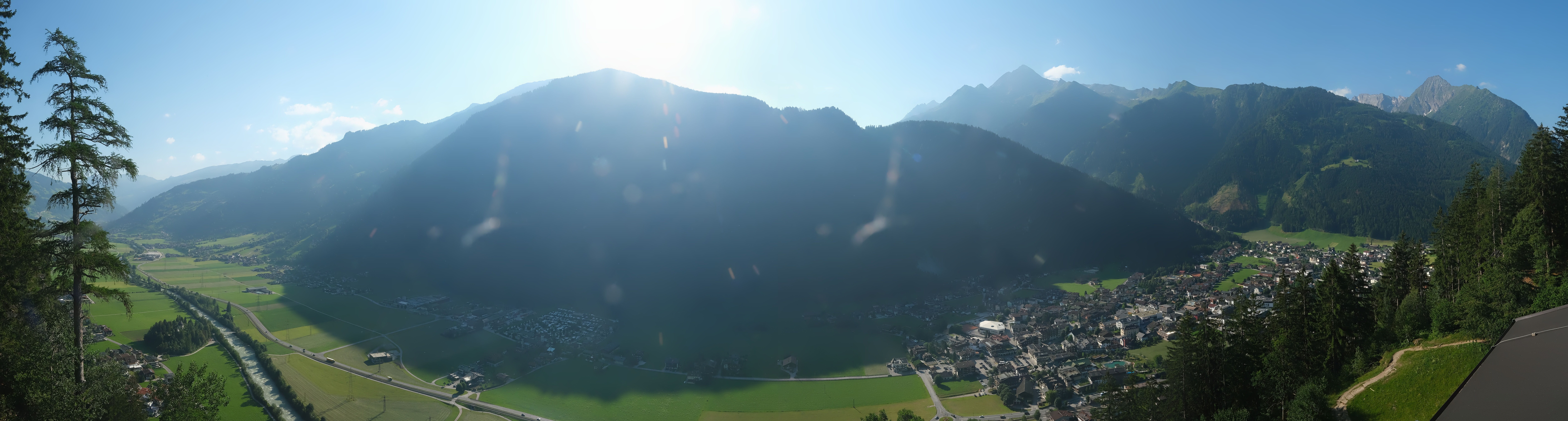 Archived image Webcam Mayrhofen im Zillertal: Zimmereben