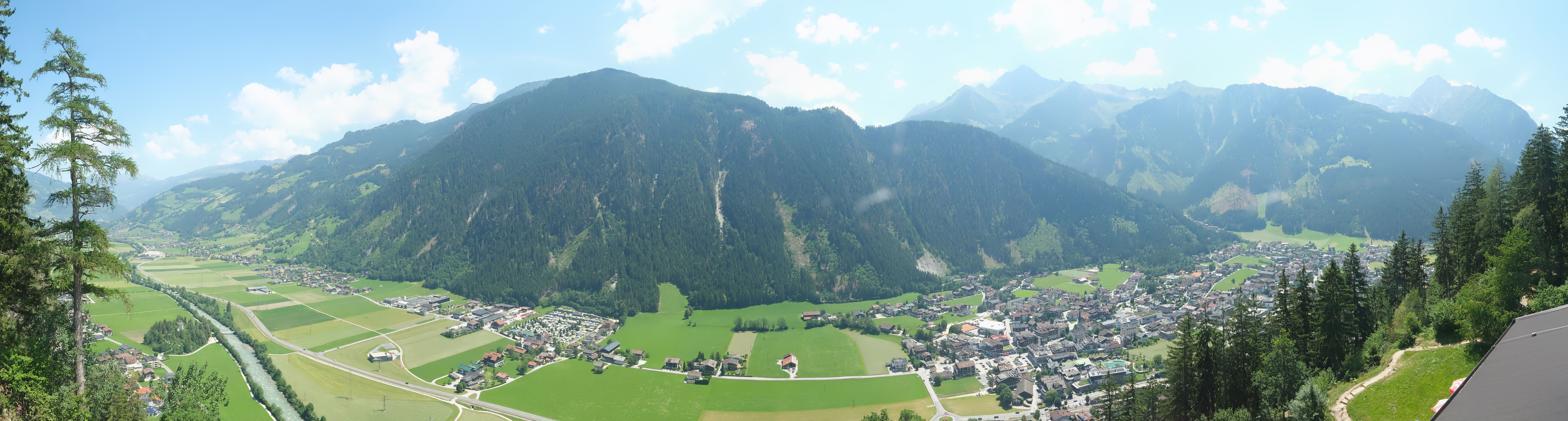 Archived image Webcam Mayrhofen im Zillertal: Zimmereben