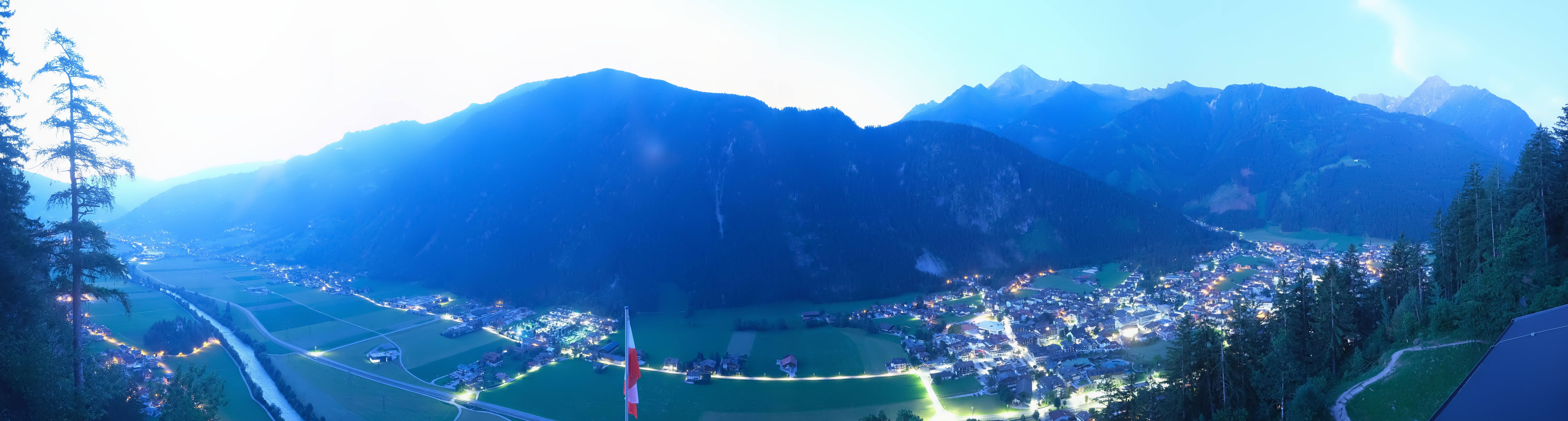 Archiv Foto Webcam Mayrhofen im Zillertal: Blick vom Gasthof Zimmereben