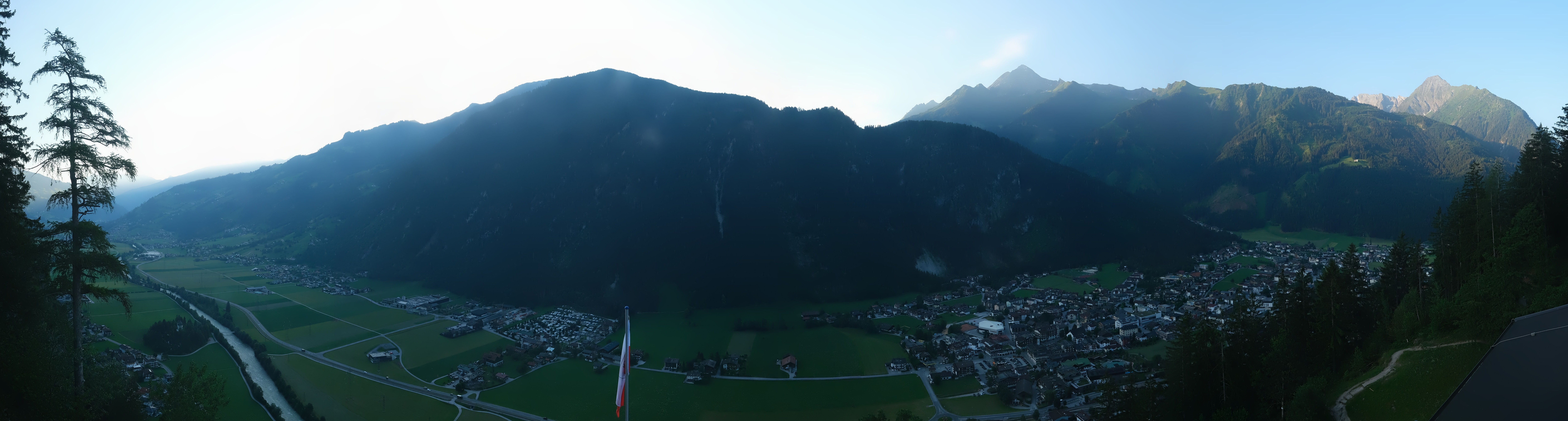 Archiv Foto Webcam Mayrhofen im Zillertal: Blick vom Gasthof Zimmereben