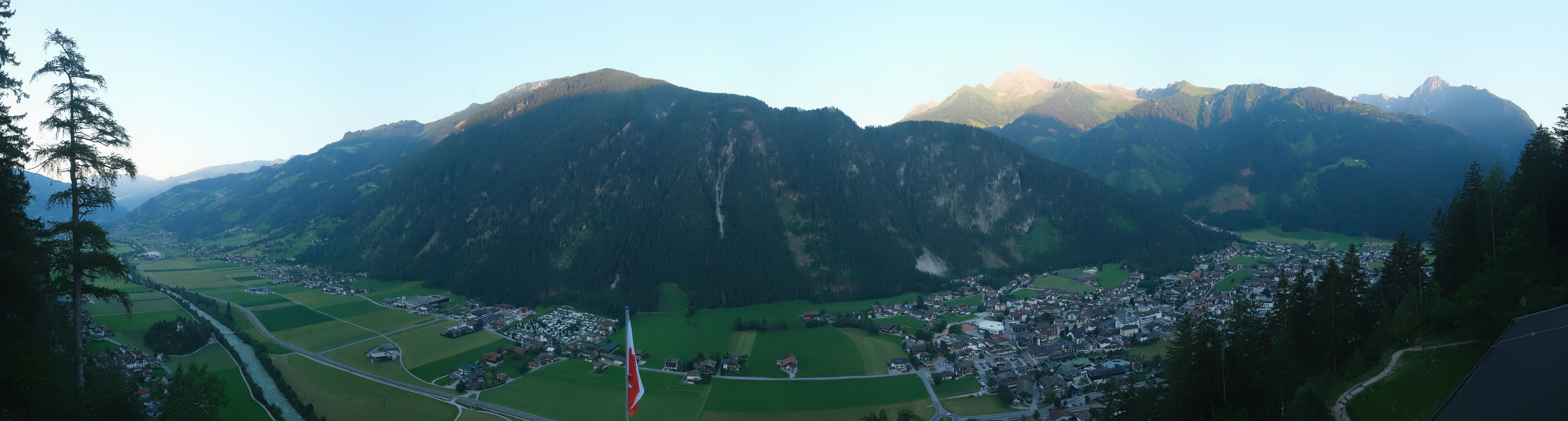 Archiv Foto Webcam Mayrhofen im Zillertal: Blick vom Gasthof Zimmereben