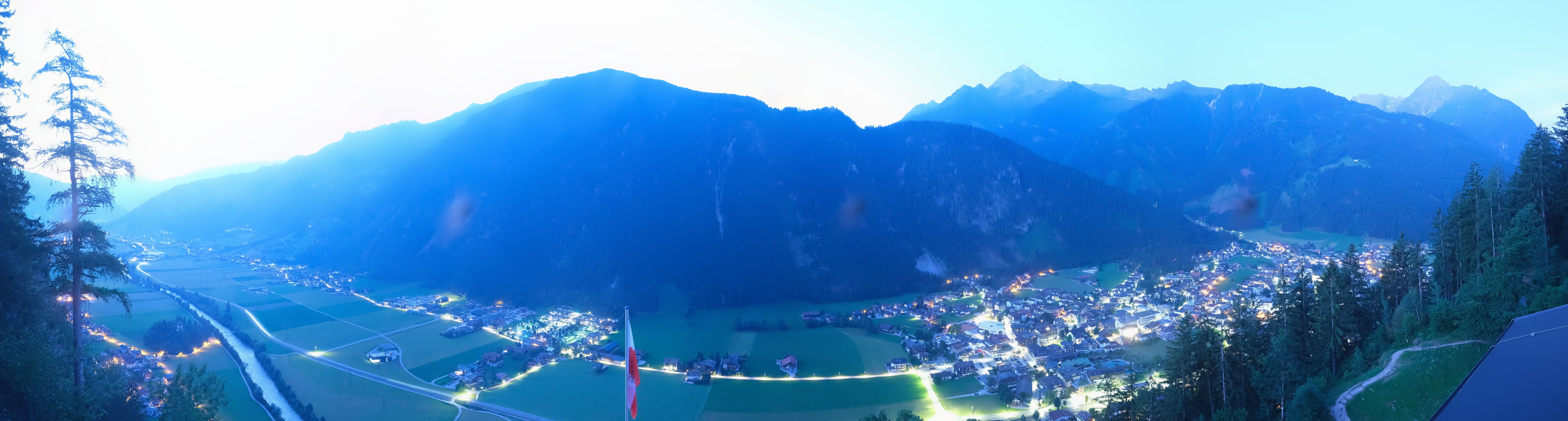 Archiv Foto Webcam Mayrhofen im Zillertal: Blick vom Gasthof Zimmereben