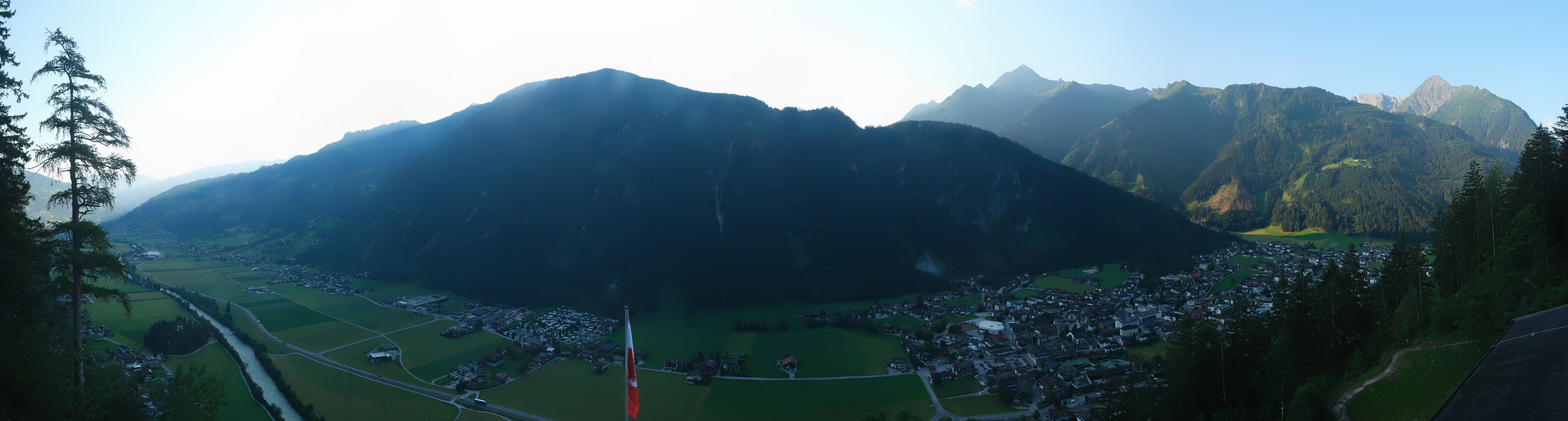 Archiv Foto Webcam Mayrhofen im Zillertal: Blick vom Gasthof Zimmereben