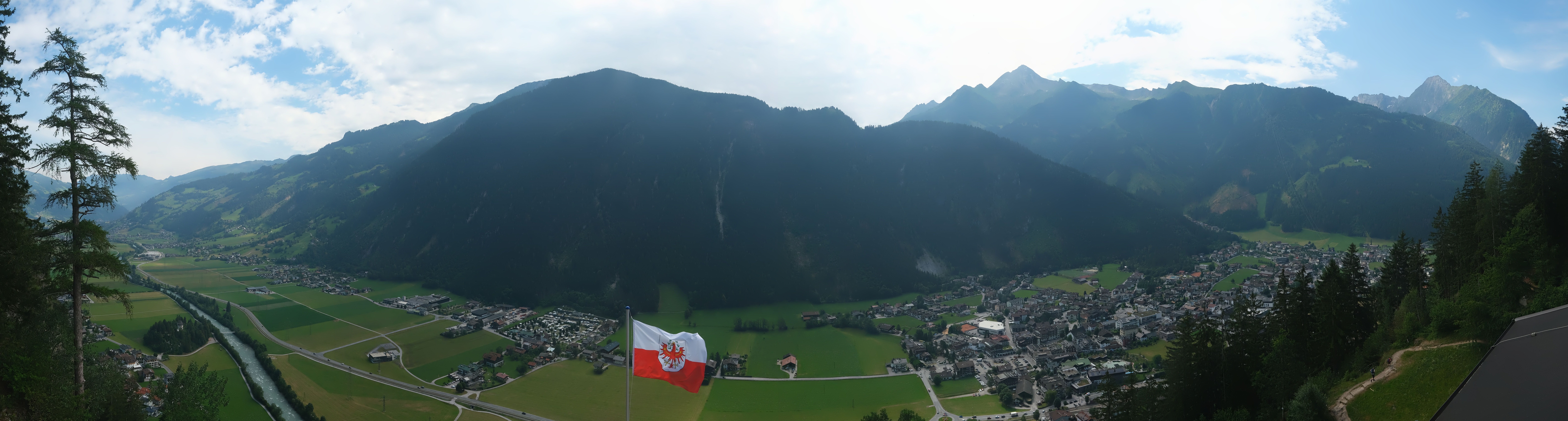 Archived image Webcam Mayrhofen im Zillertal: Zimmereben