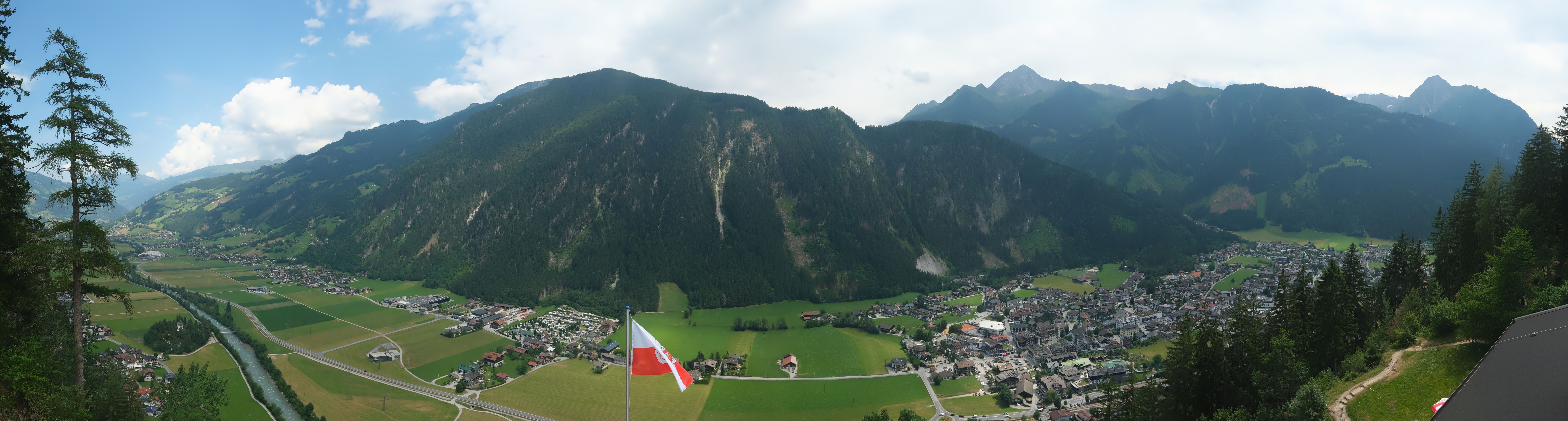 Archived image Webcam Mayrhofen im Zillertal: Zimmereben