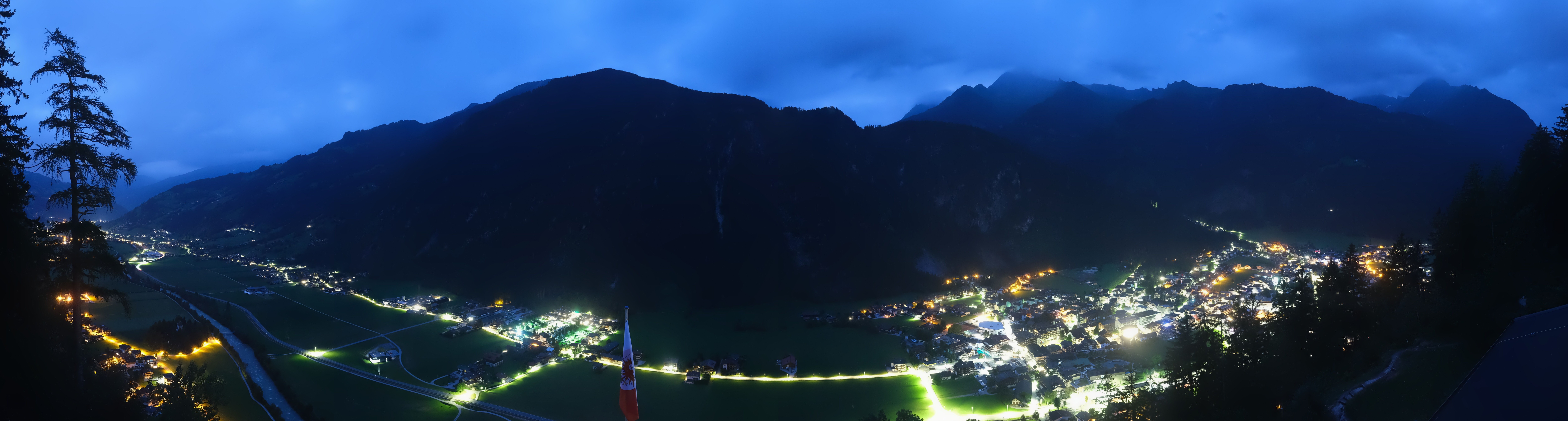 Archiv Foto Webcam Mayrhofen im Zillertal: Blick vom Gasthof Zimmereben