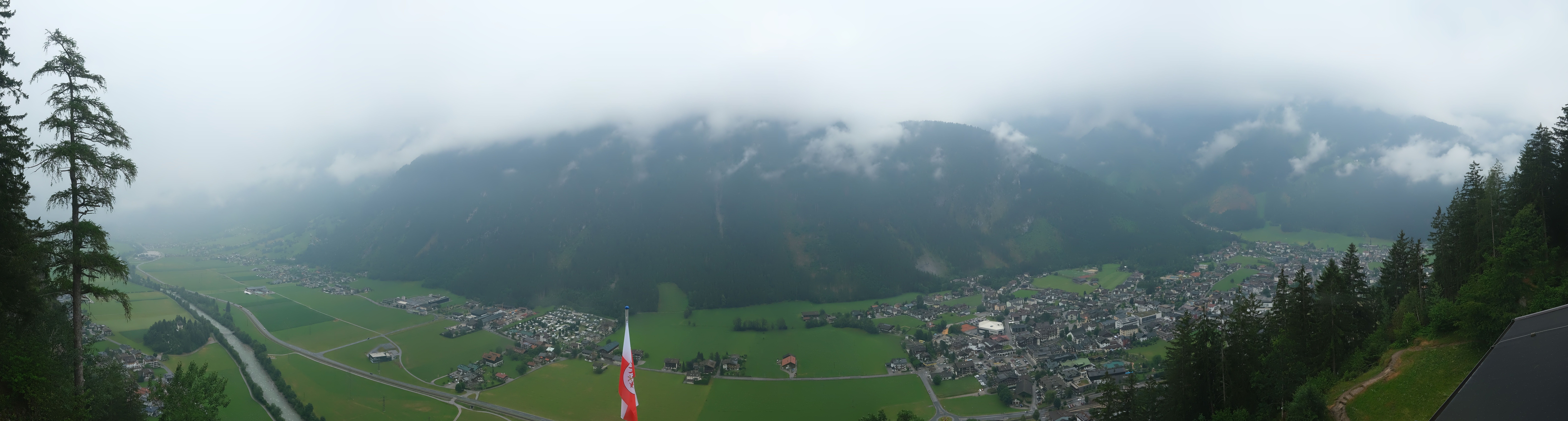 Archived image Webcam Mayrhofen im Zillertal: Zimmereben