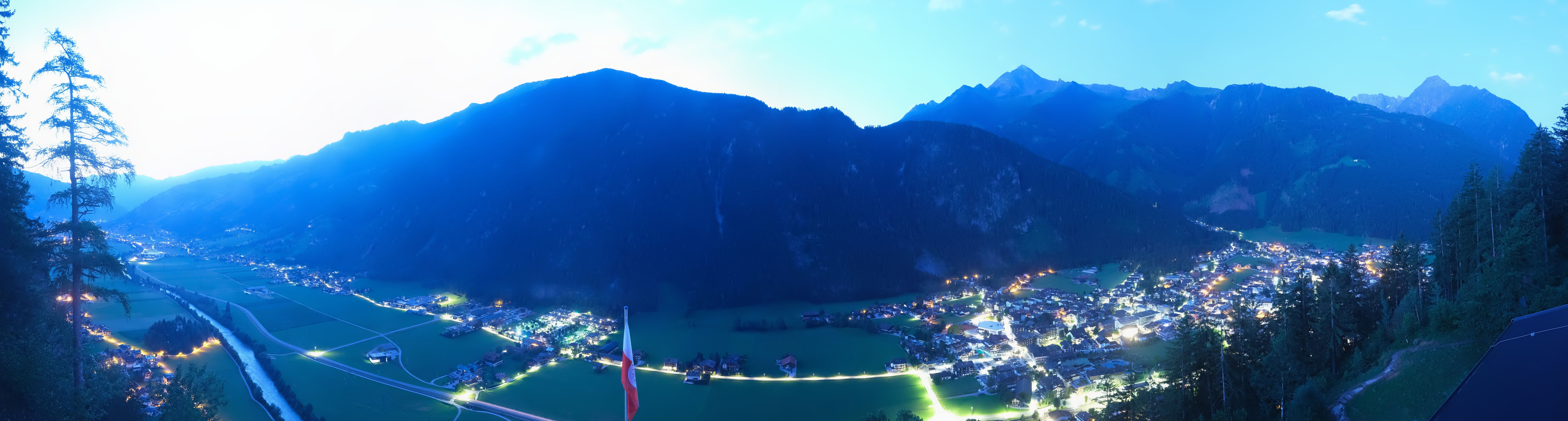 Archiv Foto Webcam Mayrhofen im Zillertal: Blick vom Gasthof Zimmereben