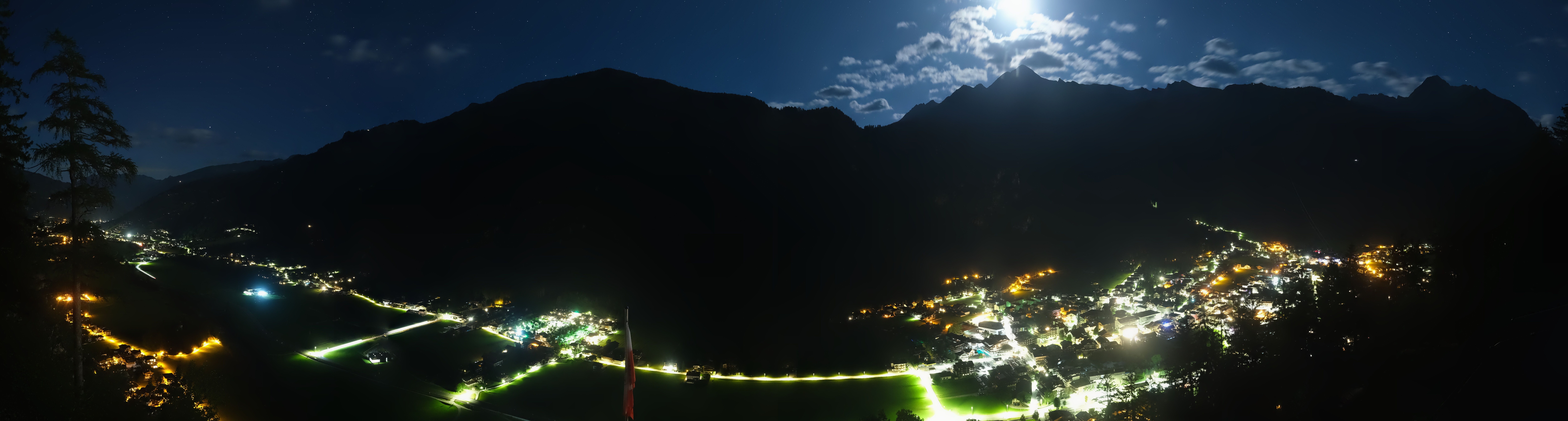 Archived image Webcam Mayrhofen im Zillertal: Zimmereben