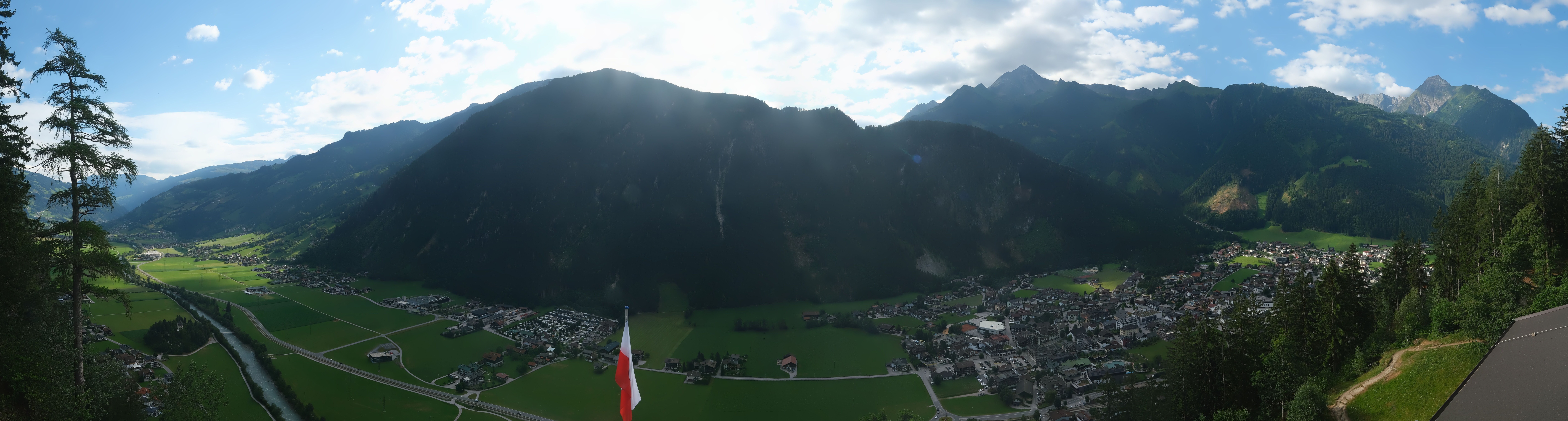 Archived image Webcam Mayrhofen im Zillertal: Zimmereben