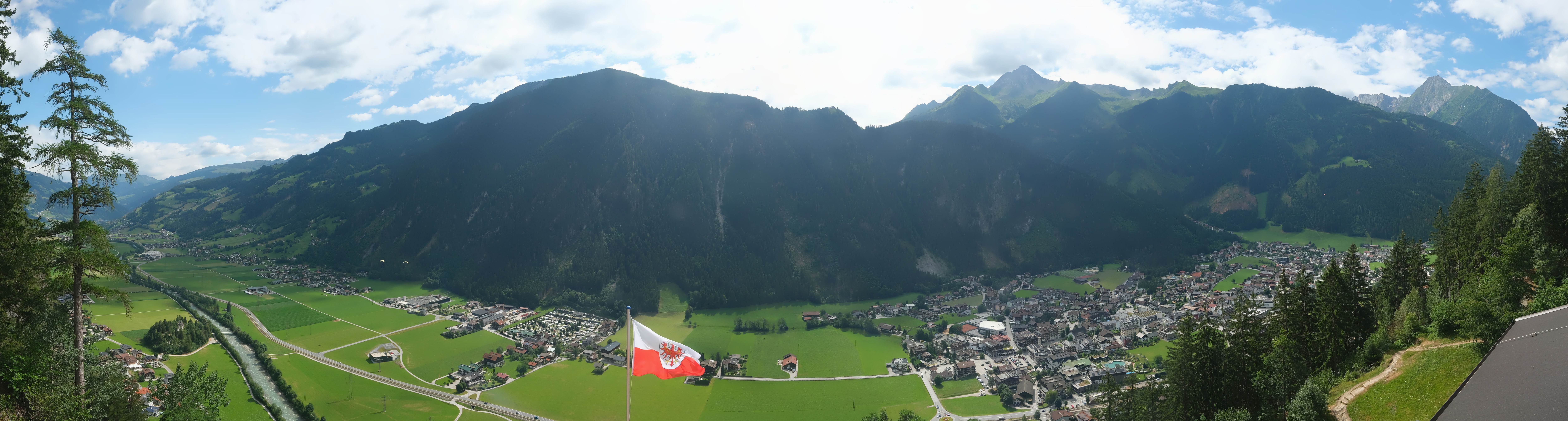 Archived image Webcam Mayrhofen im Zillertal: Zimmereben