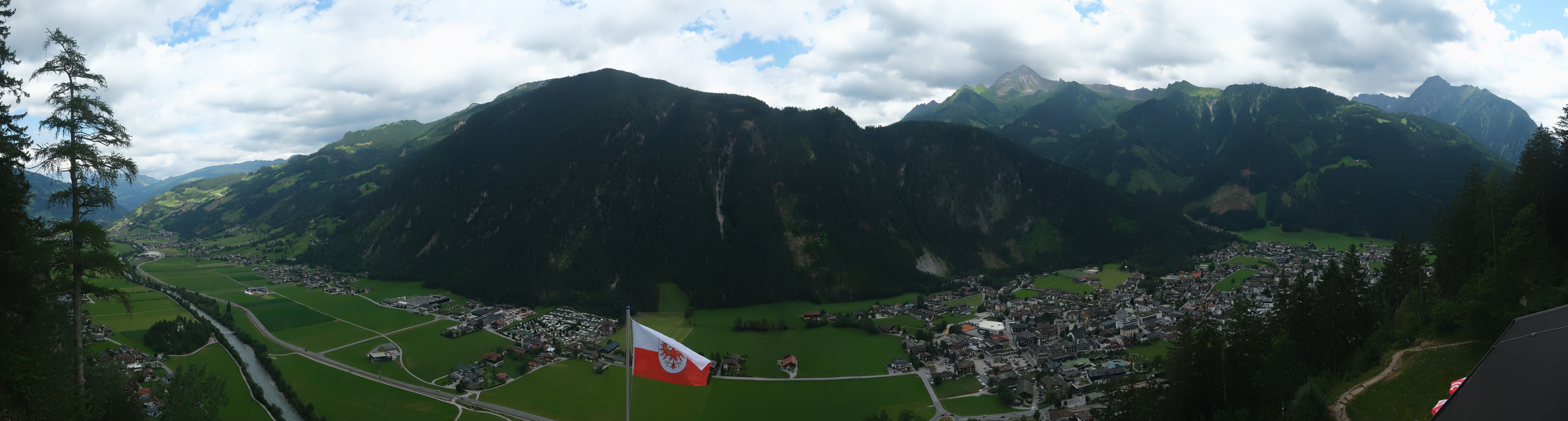 Archived image Webcam Mayrhofen im Zillertal: Zimmereben