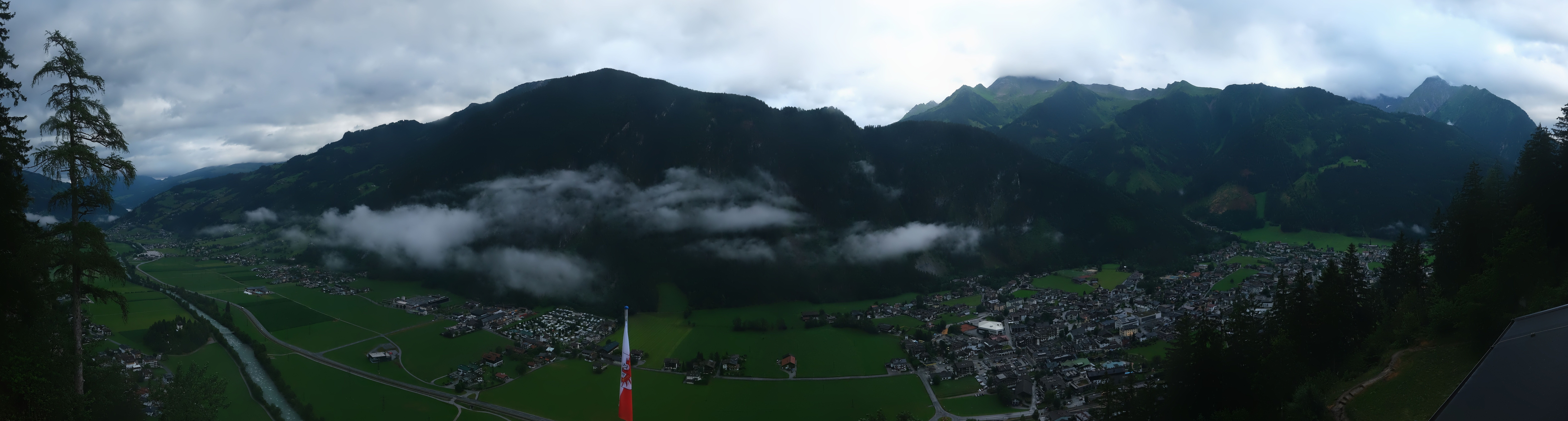 Archiv Foto Webcam Mayrhofen im Zillertal: Blick vom Gasthof Zimmereben