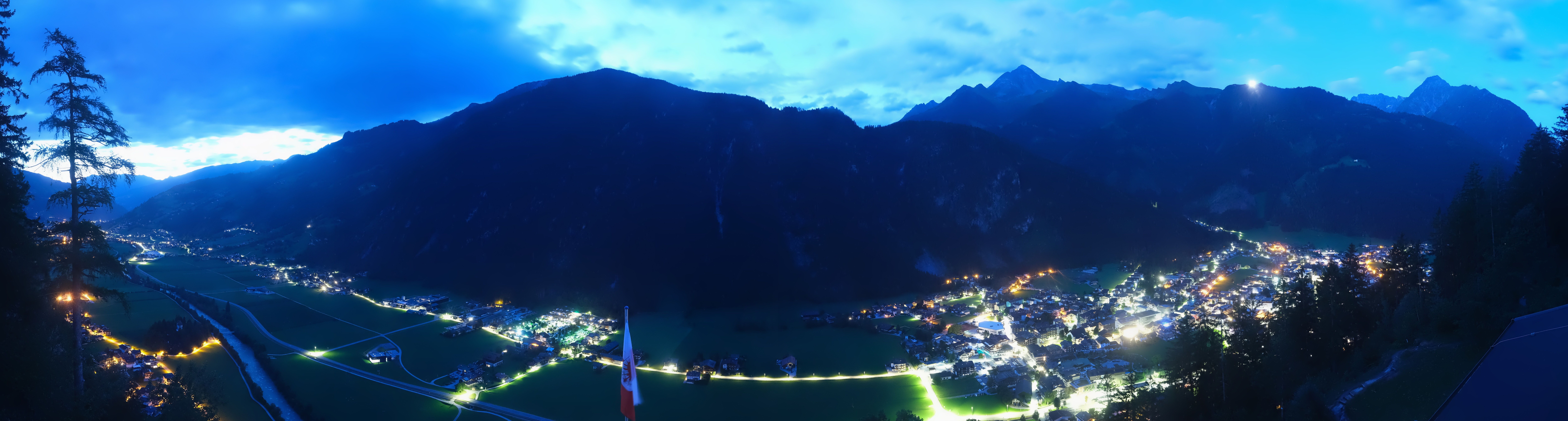 Archiv Foto Webcam Mayrhofen im Zillertal: Blick vom Gasthof Zimmereben