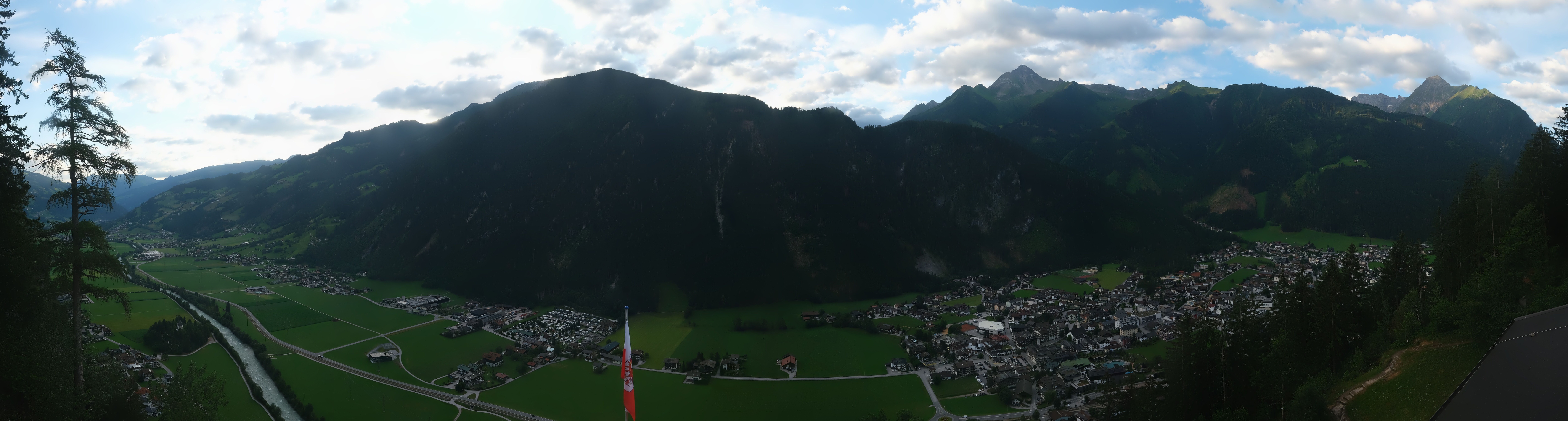 Archiv Foto Webcam Mayrhofen im Zillertal: Blick vom Gasthof Zimmereben