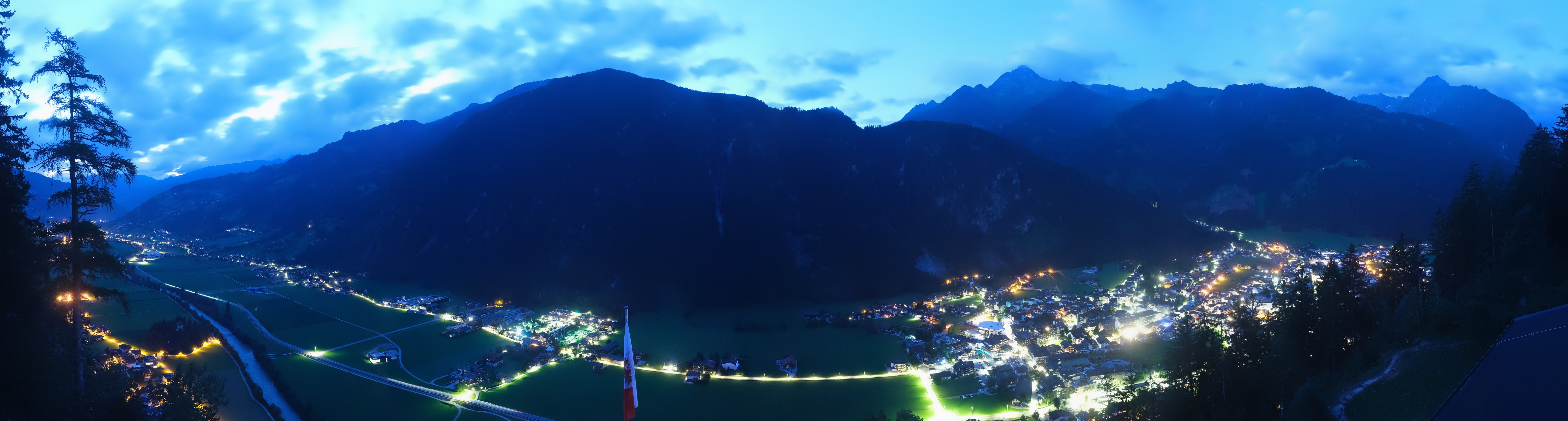 Archiv Foto Webcam Mayrhofen im Zillertal: Blick vom Gasthof Zimmereben
