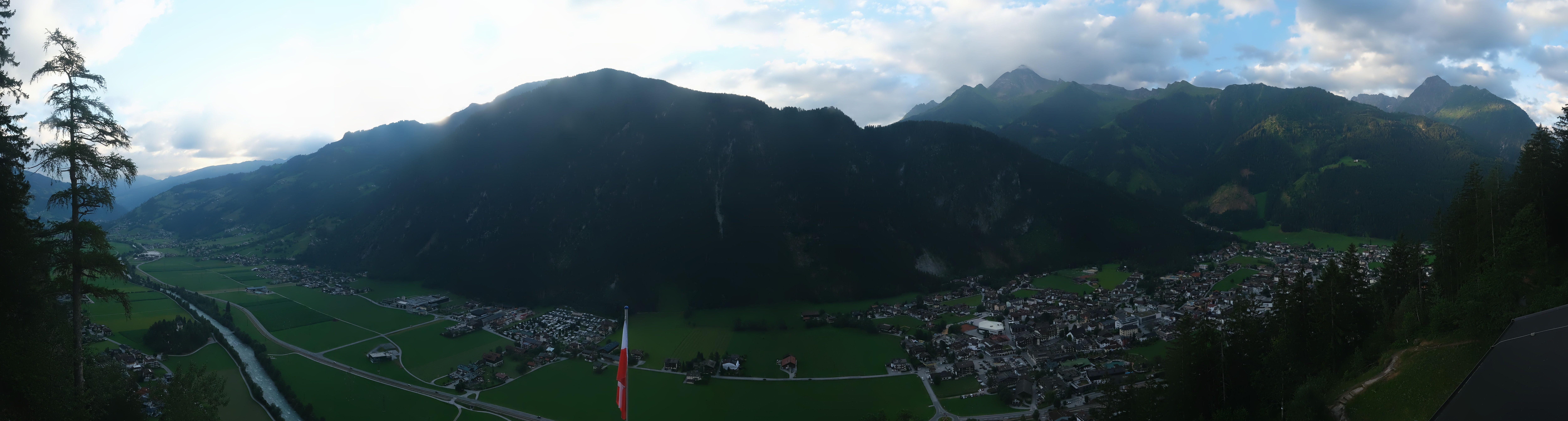 Archiv Foto Webcam Mayrhofen im Zillertal: Blick vom Gasthof Zimmereben