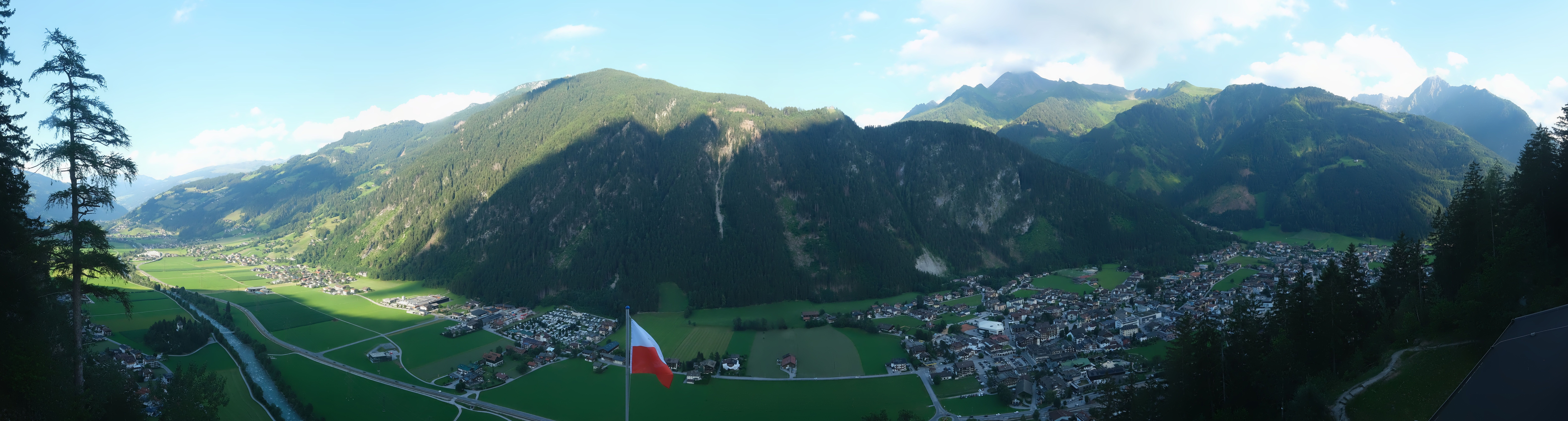 Archived image Webcam Mayrhofen im Zillertal: Zimmereben