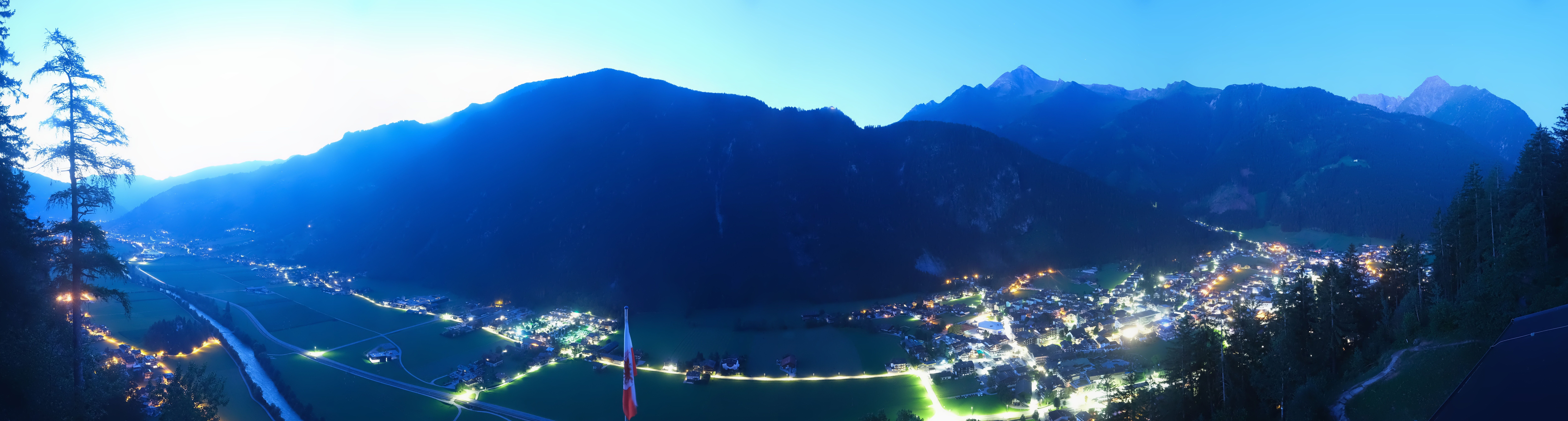 Archiv Foto Webcam Mayrhofen im Zillertal: Blick vom Gasthof Zimmereben