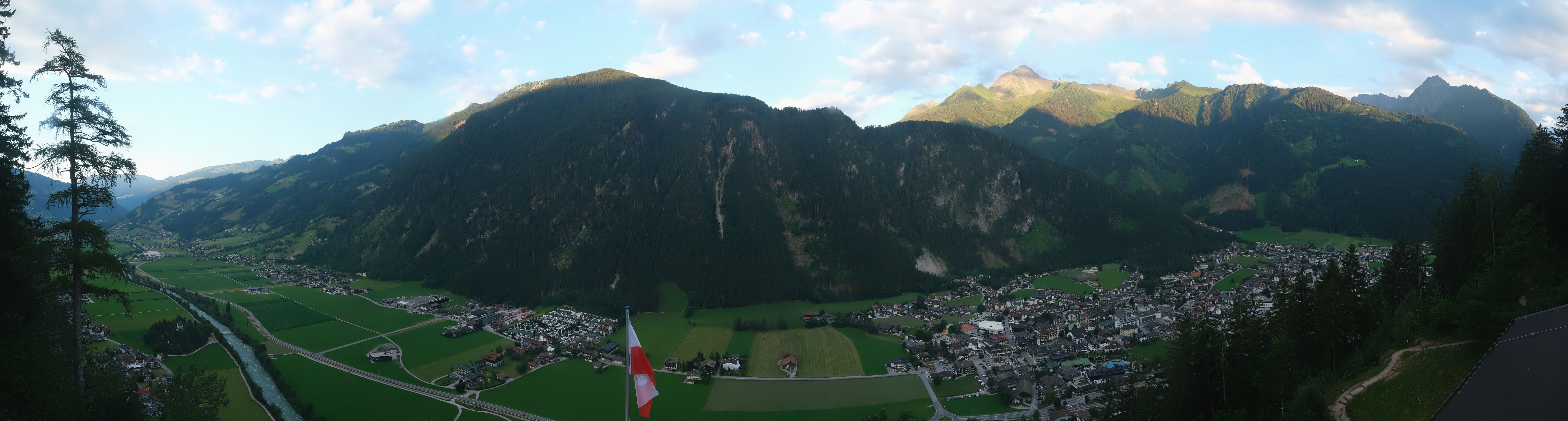 Archiv Foto Webcam Mayrhofen im Zillertal: Blick vom Gasthof Zimmereben