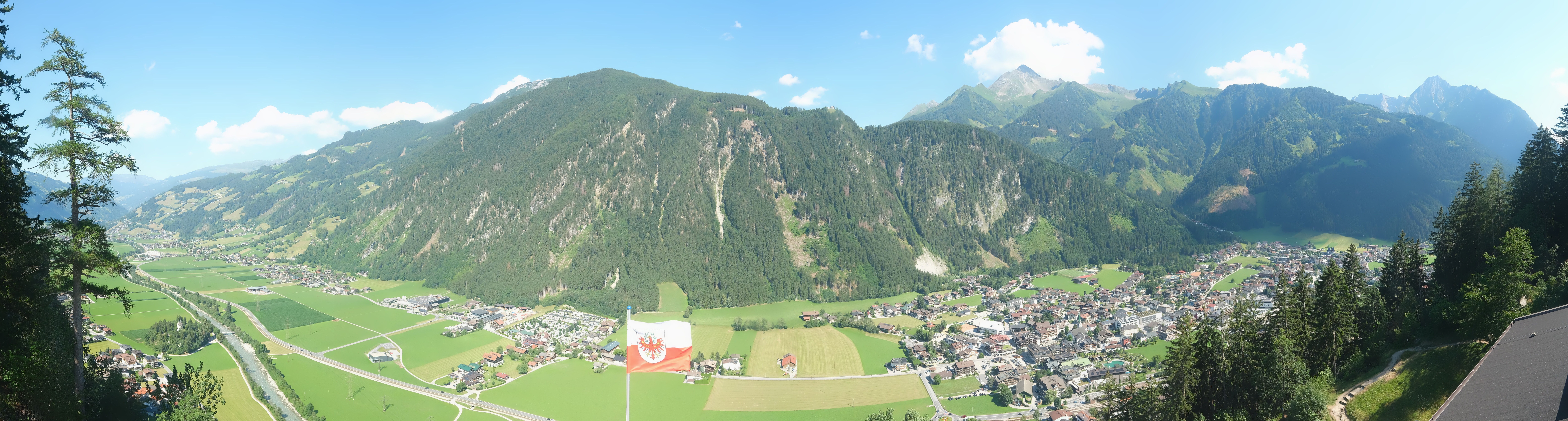Archived image Webcam Mayrhofen im Zillertal: Zimmereben