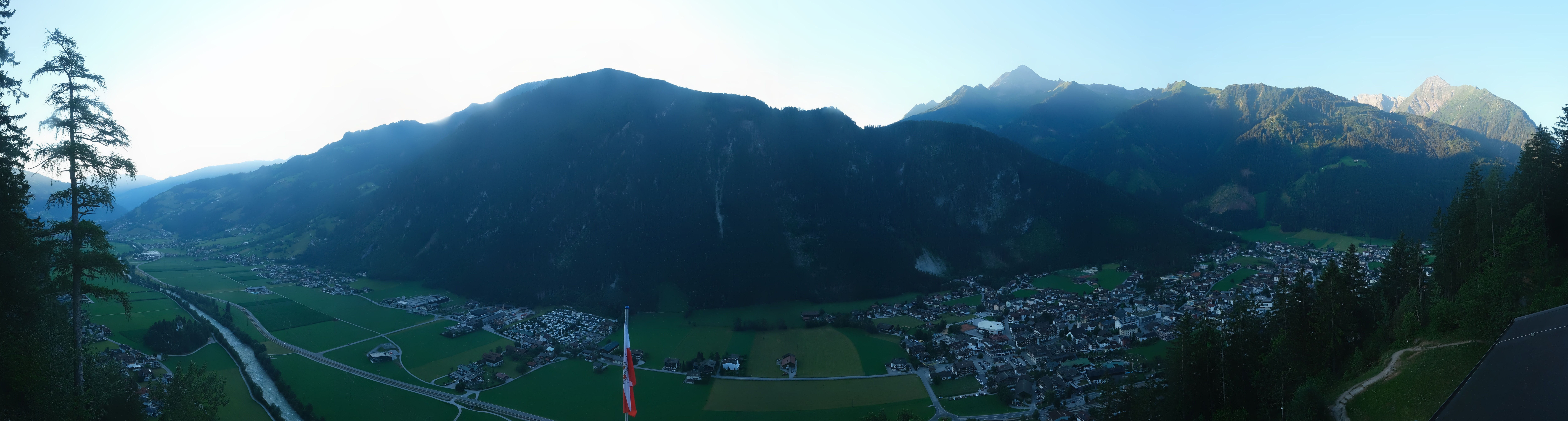 Archiv Foto Webcam Mayrhofen im Zillertal: Blick vom Gasthof Zimmereben