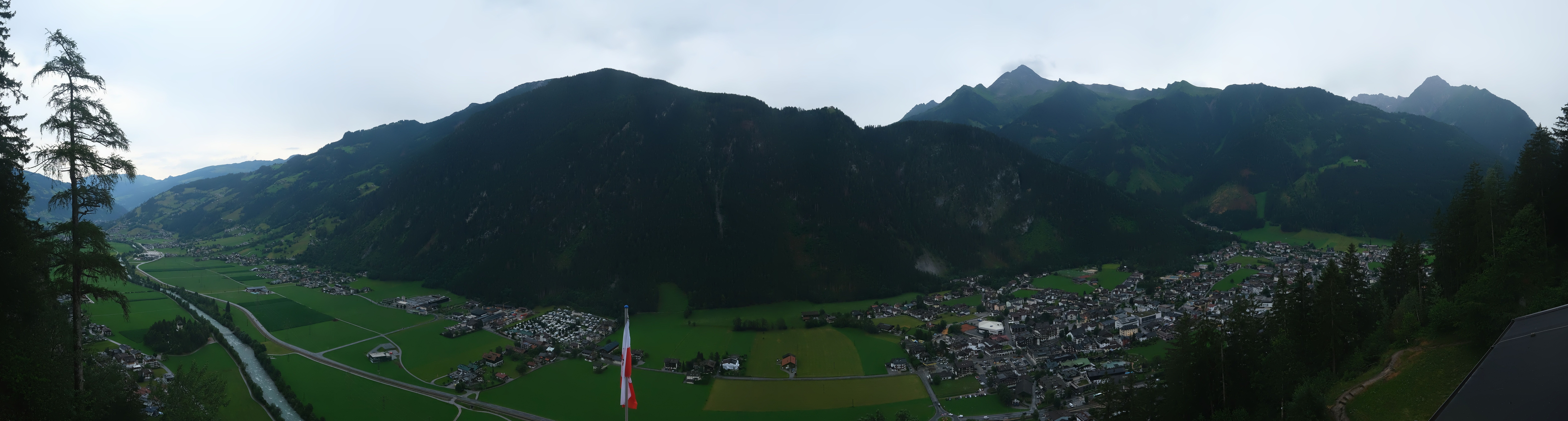 Archiv Foto Webcam Mayrhofen im Zillertal: Blick vom Gasthof Zimmereben