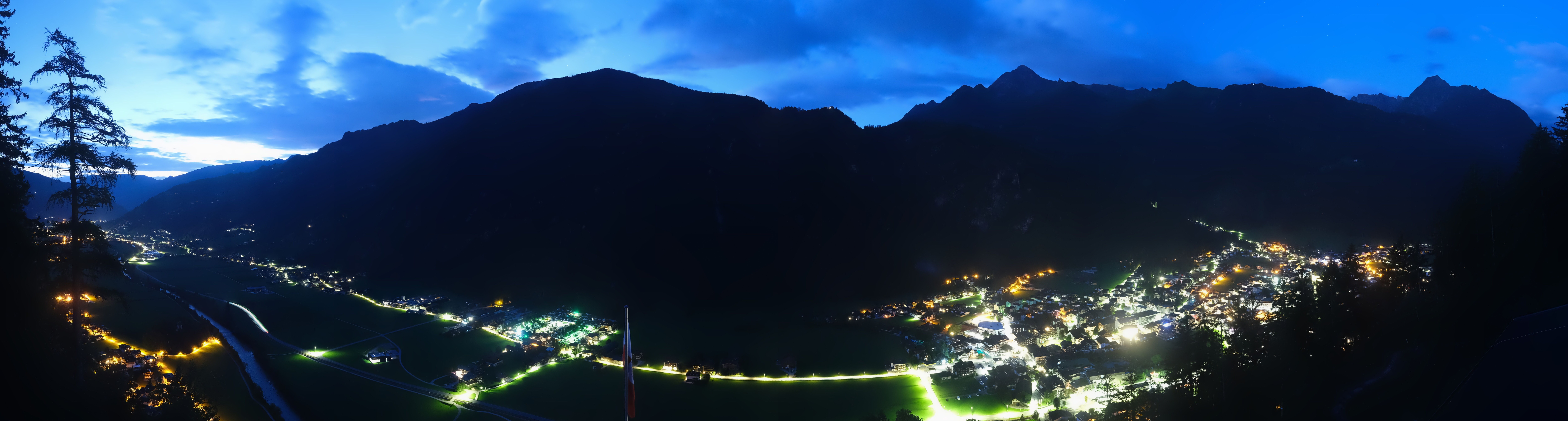 Archiv Foto Webcam Mayrhofen im Zillertal: Blick vom Gasthof Zimmereben