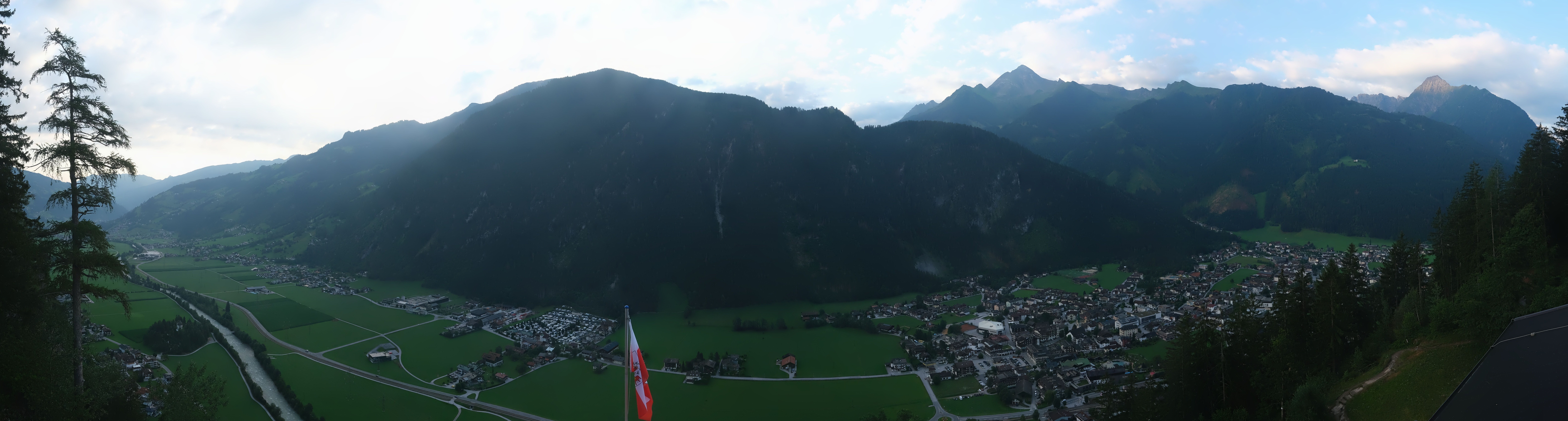 Archiv Foto Webcam Mayrhofen im Zillertal: Blick vom Gasthof Zimmereben