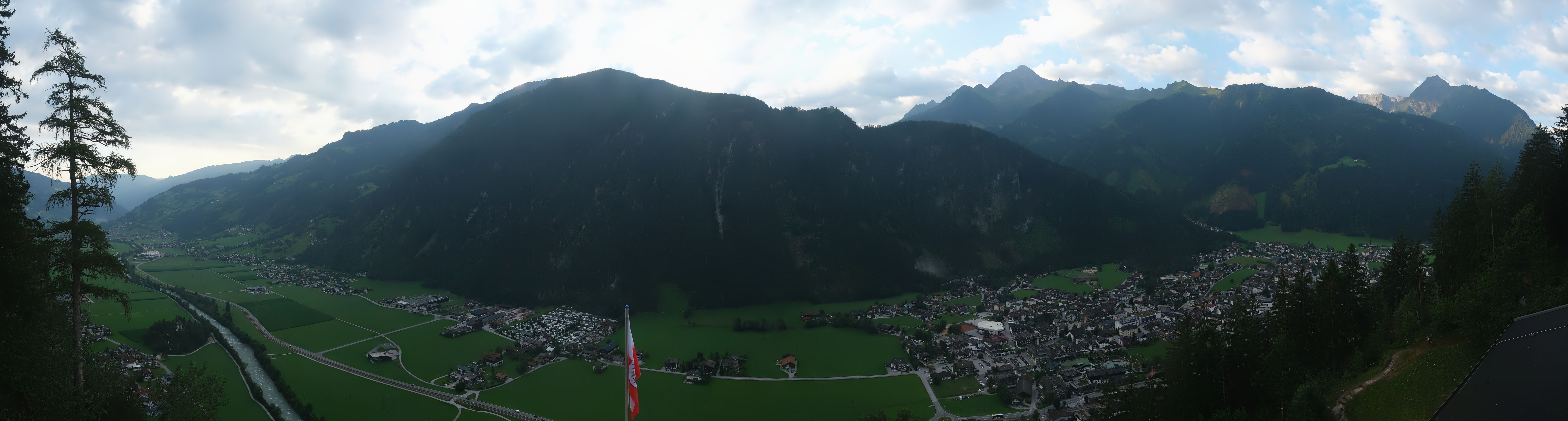 Archiv Foto Webcam Mayrhofen im Zillertal: Blick vom Gasthof Zimmereben