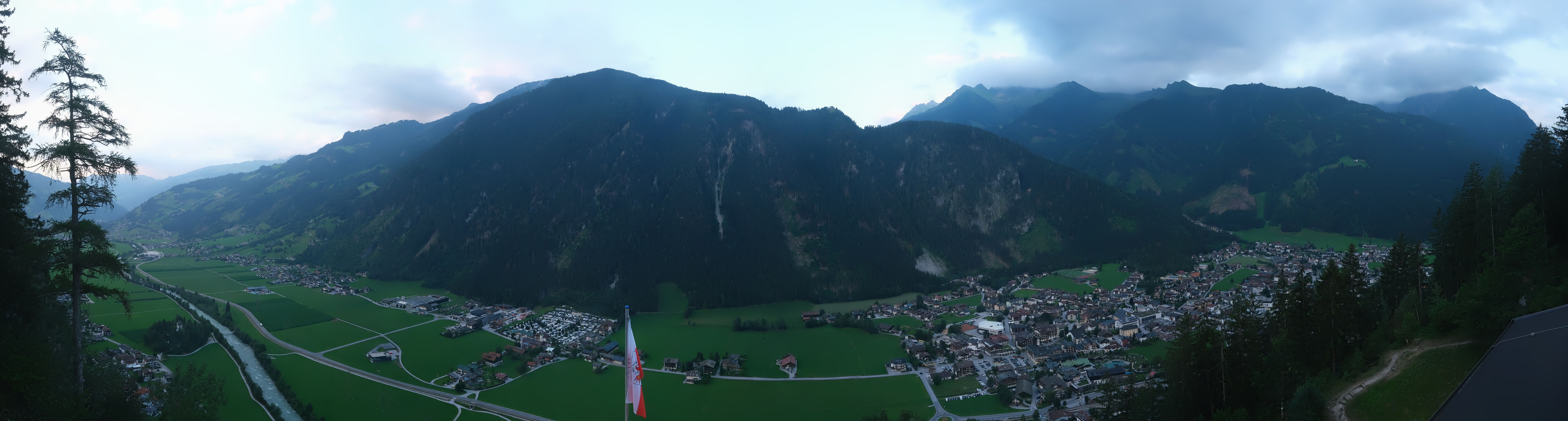 Archiv Foto Webcam Mayrhofen im Zillertal: Blick vom Gasthof Zimmereben