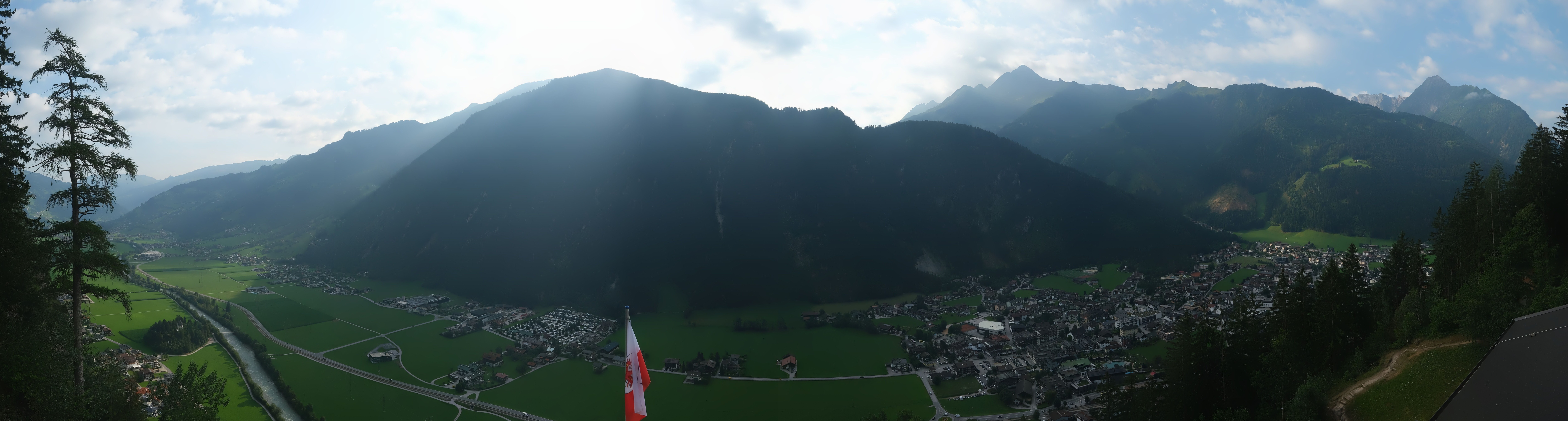Archived image Webcam Mayrhofen im Zillertal: Zimmereben