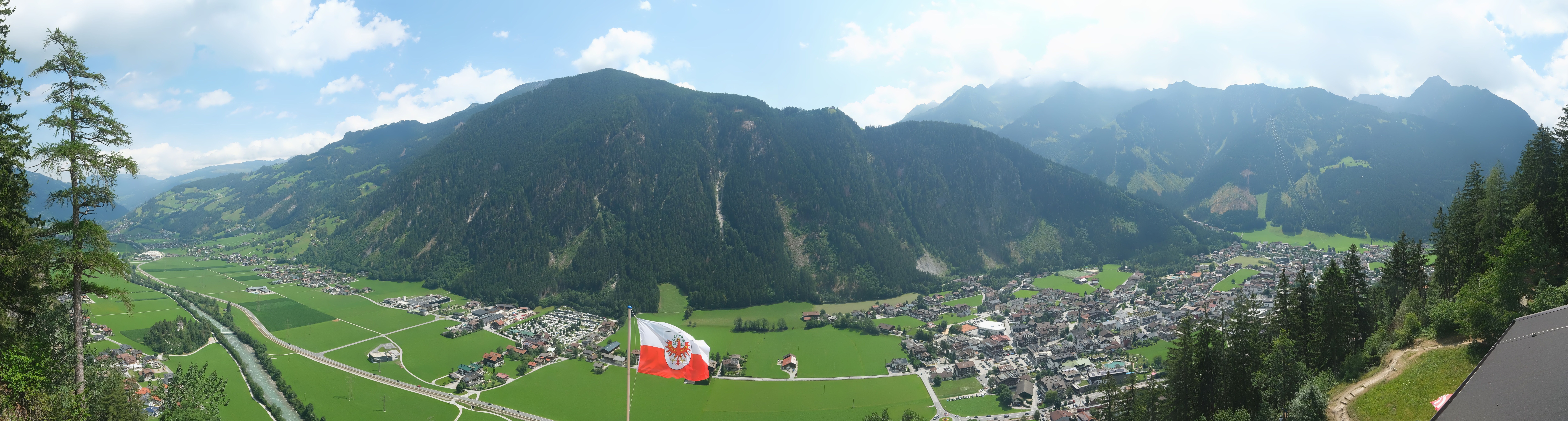 Archived image Webcam Mayrhofen im Zillertal: Zimmereben