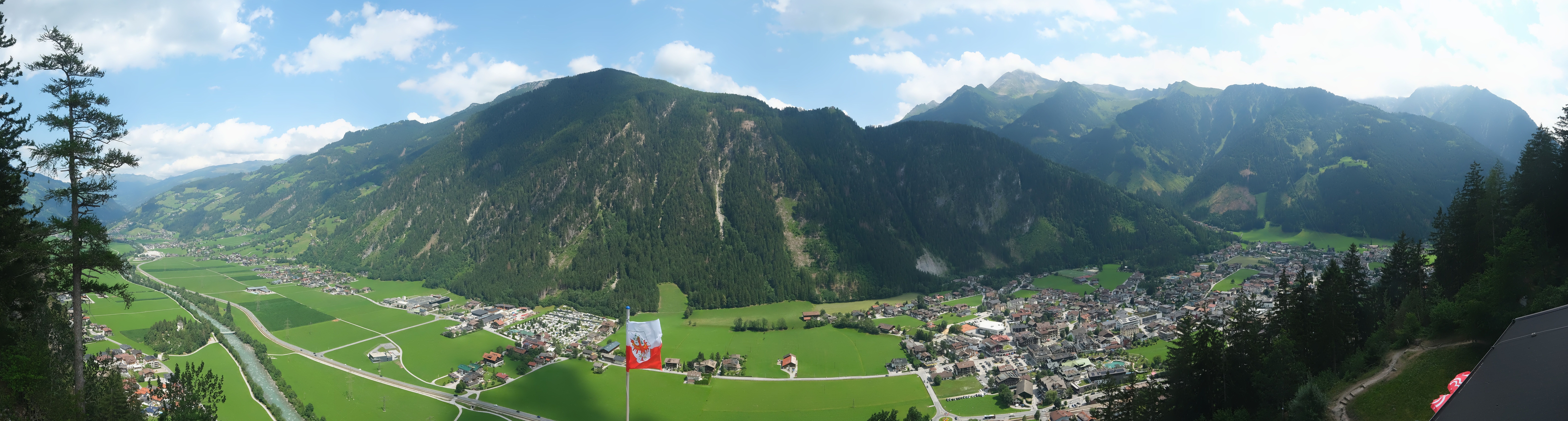 Archived image Webcam Mayrhofen im Zillertal: Zimmereben